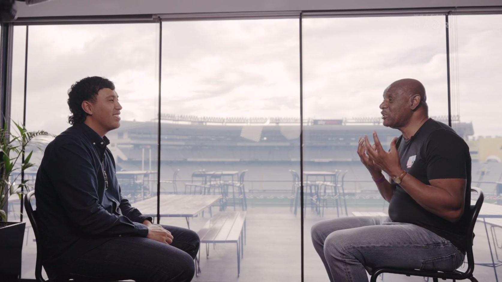 Hikurangi Jackson interviews Shaun Wallace on Te Ao with Moana. Photo / Te Ao Māori News