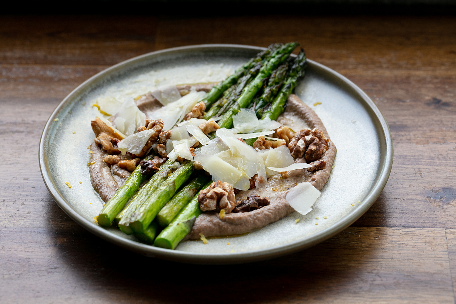 The roasted asparagus on walnut puree. Photo / Babiche Martens