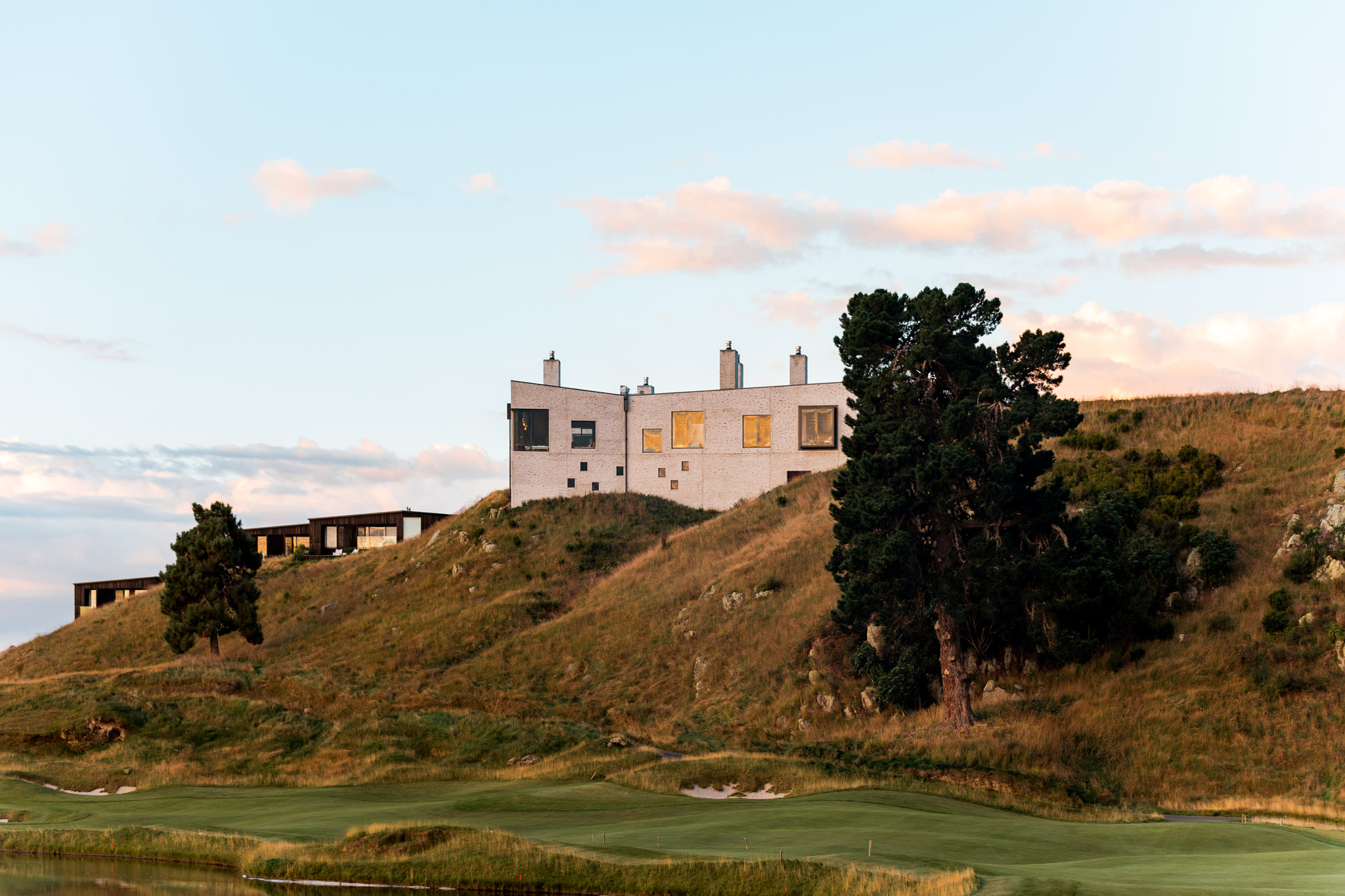Kinloch Manor looks over the 18th hole at The Kinloch Club.