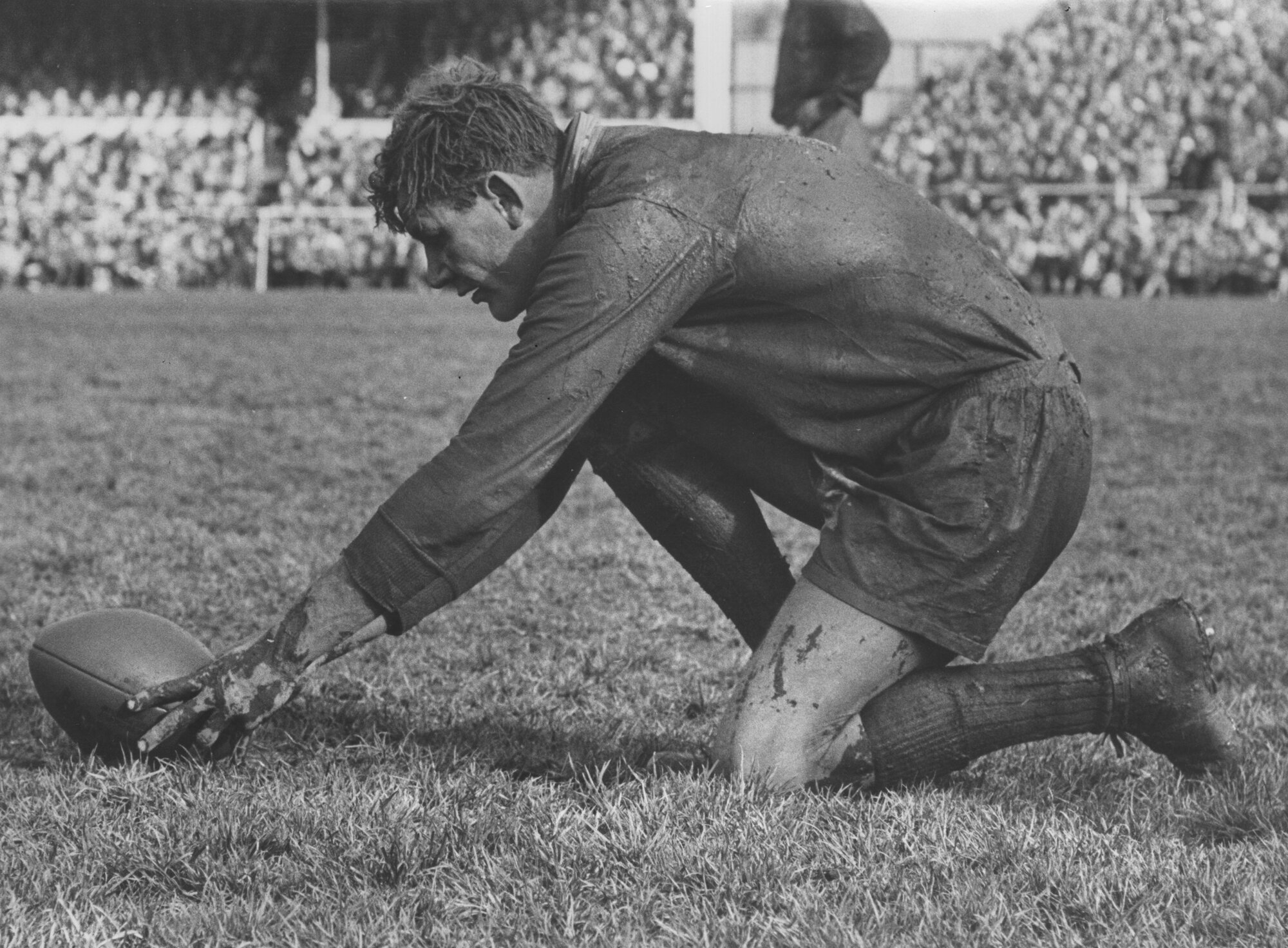 Tony Naude lines up the match-winning kick. Photo / Ross Wiggins