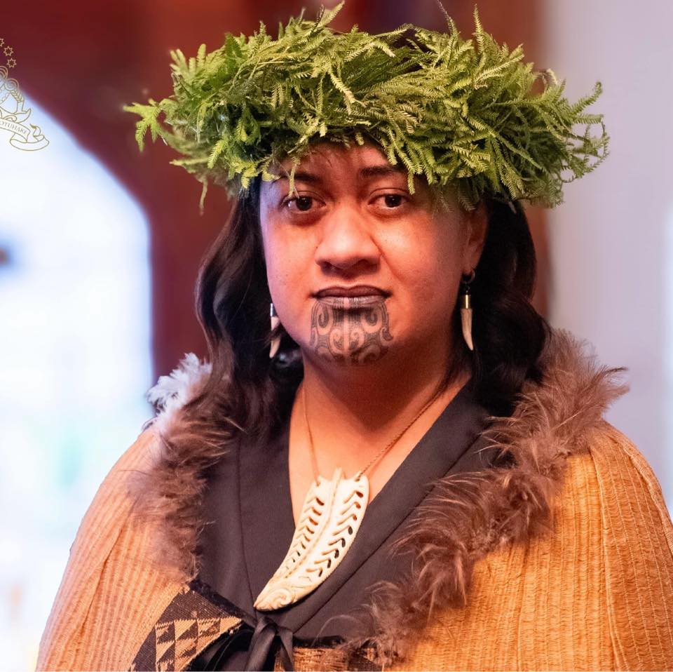Te Arikinui Kuini Nga wai hono i te po.