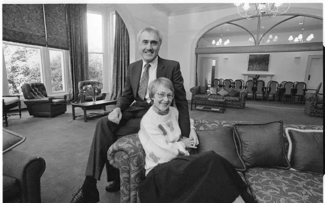 Prime Minister Geoffrey Palmer and his wife Margaret at Premier House, photographed on July 17, 1990, by Evening Post staff photographer Ross Giblin. Photo / Alexander Turnbull Library