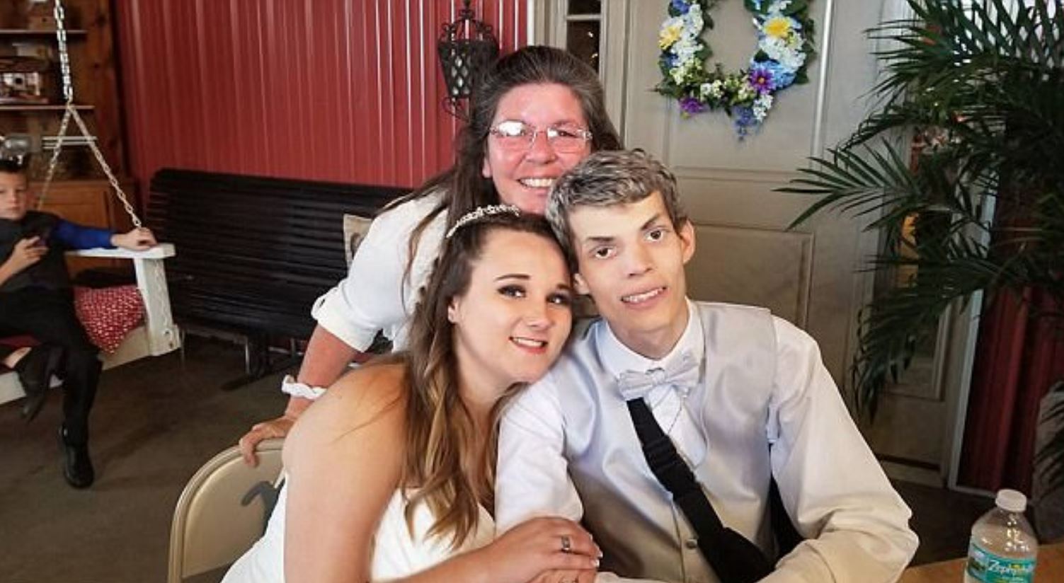 Teen with terminal cancer to marry high school sweetheart - ABC News