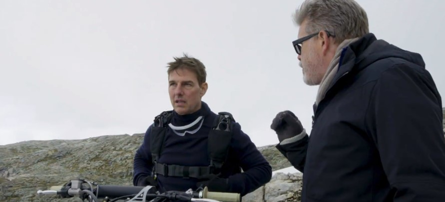 Tom Cruise talking to director Christopher McQuarrie. Photo / Twitter