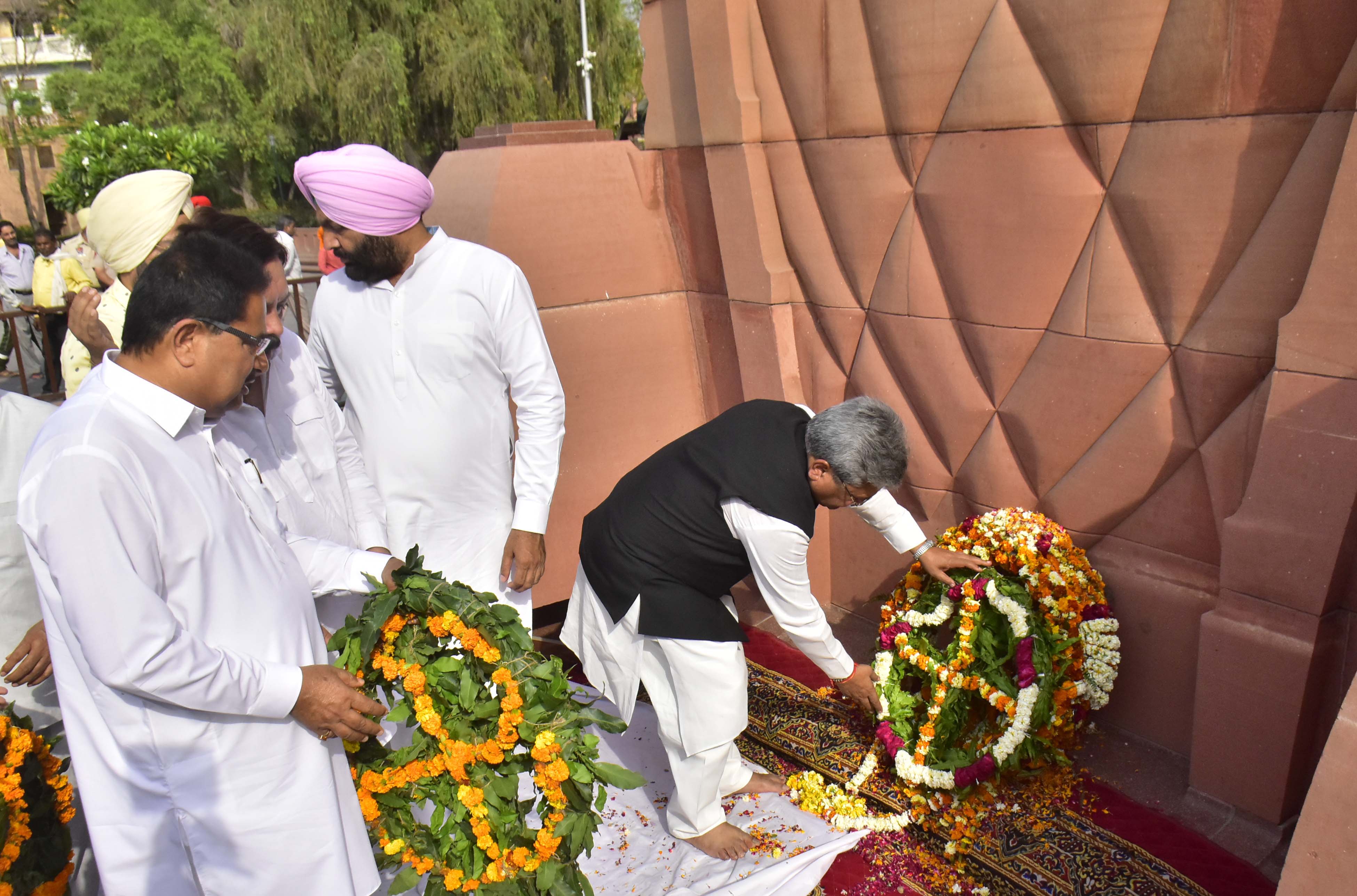 BJP National General Secretary and Rajya Sabha MP Dushyant Kumar Gautam pays tribute to the martyrs on the 103rd anniversary of Jallianwala Bagh massacre on April 13, 2022. Photo / Getty Images