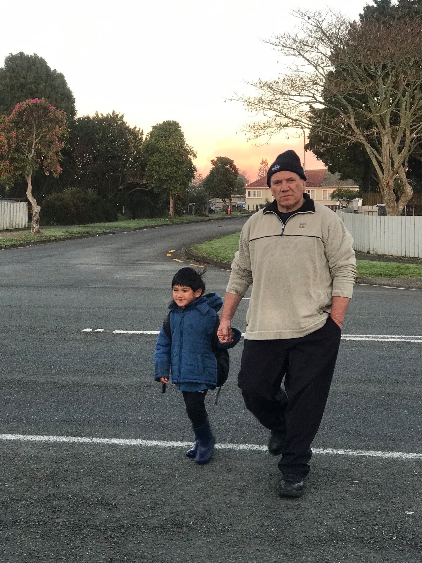 Kaikohe local Bert Edmonds makes sure Hikuwai gets a hot chocolate from Kai Konnect. Photo / Jenny Ling