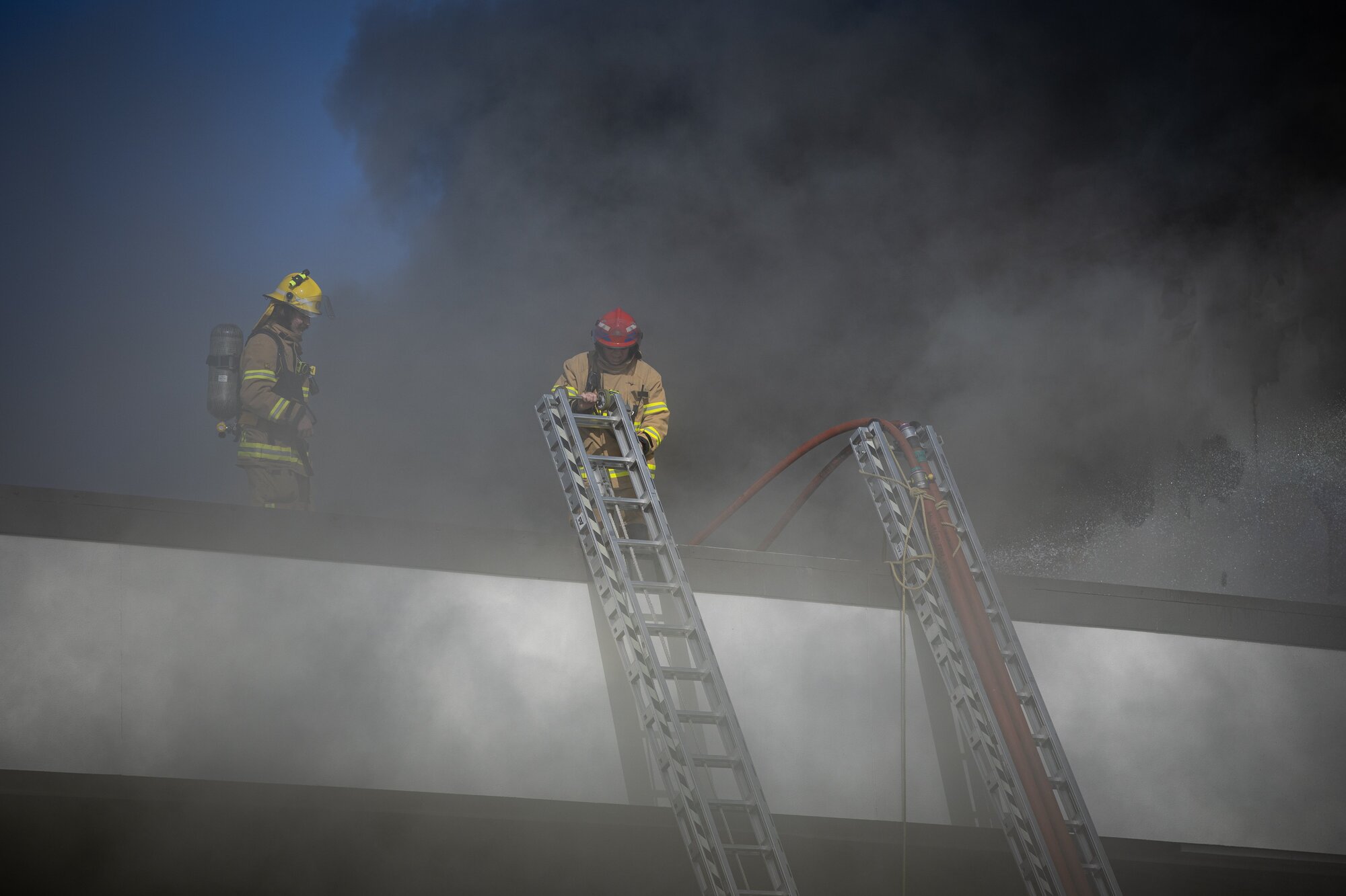 Thick black smoke engulfed Auckland city after a fire broke out at the New World supermarket in Victoria Park Photo / Dean Purcell