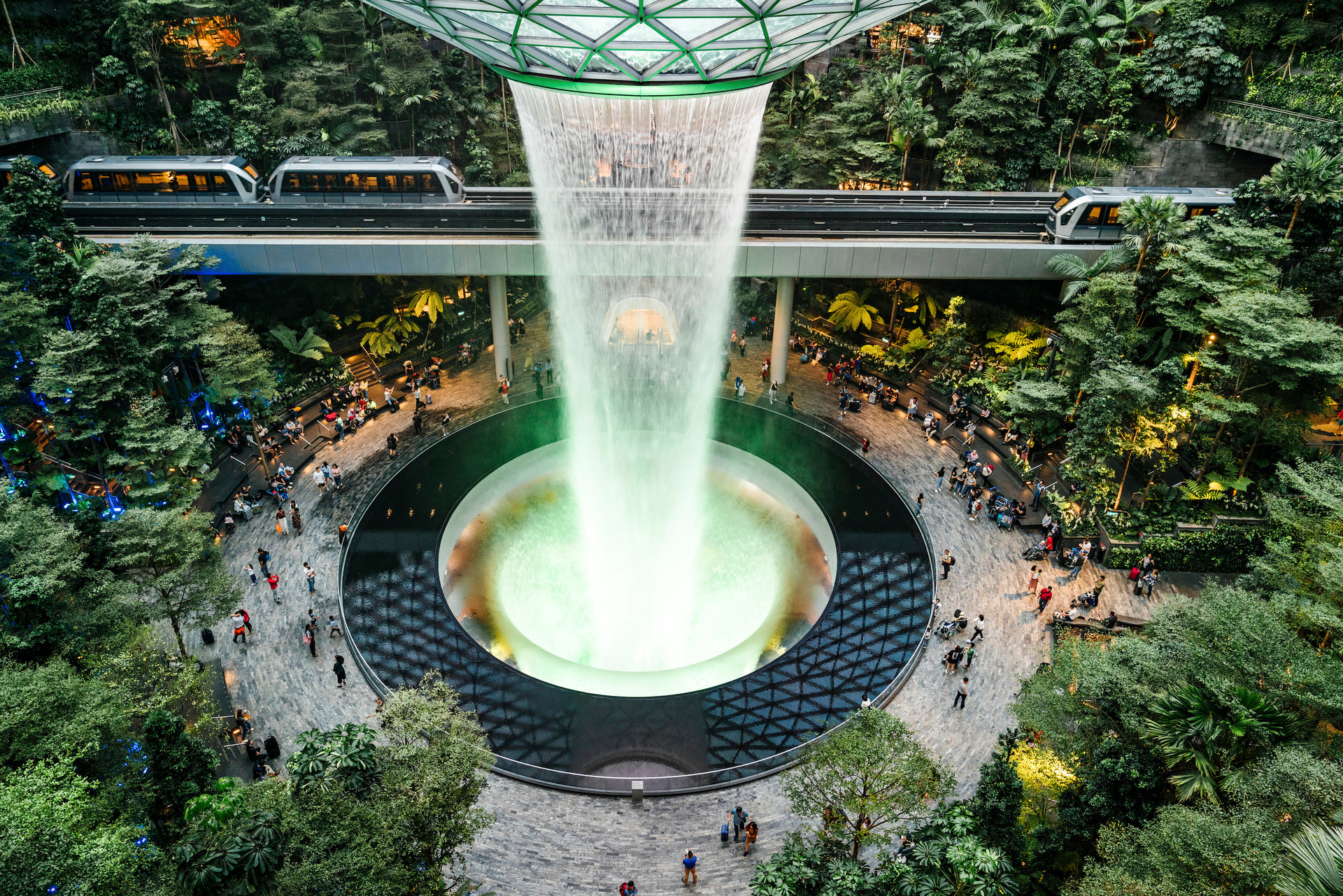 Comparing O'Hare and Changi airports