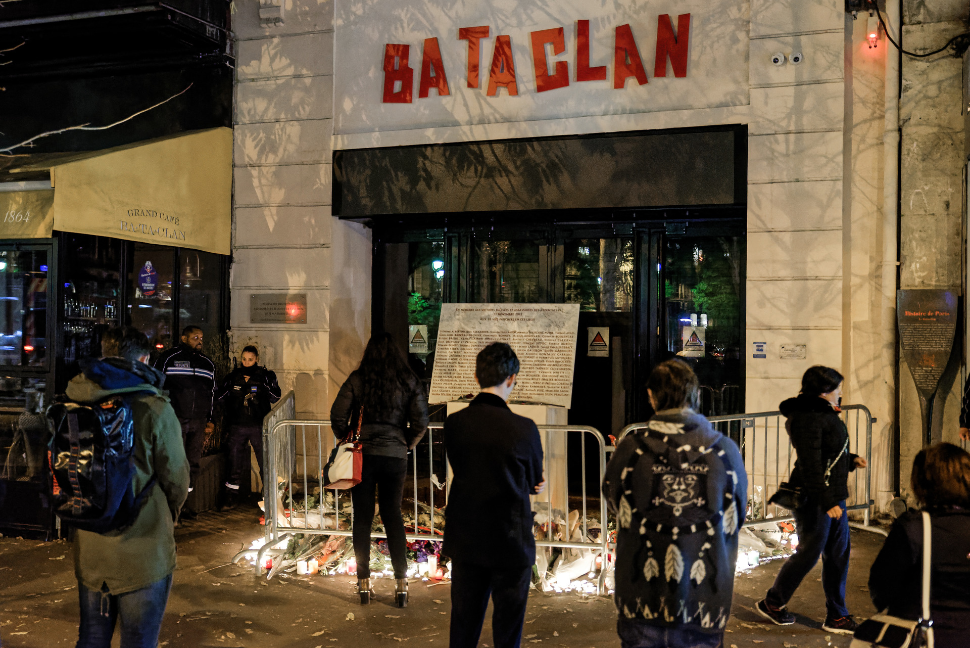 S showed support for Isis terrorists involved in the Paris attacks in November 2015. Photo / Getty Images