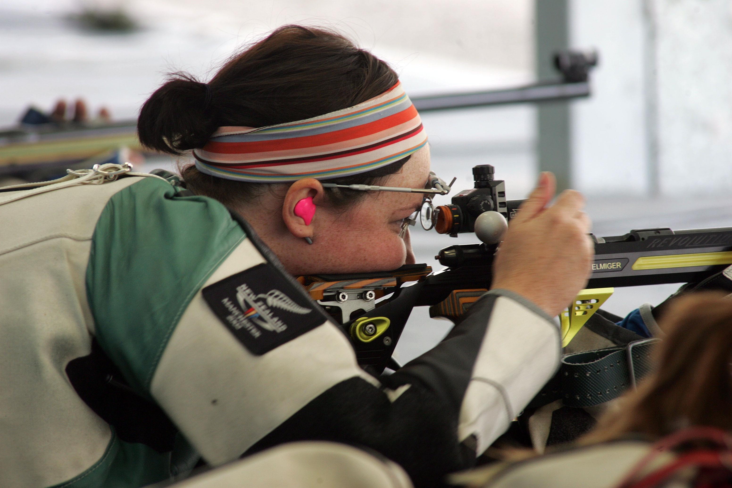 Juliet Peterson (then Juliet Etherington) in action at the Commonwealth Games. Photo / Photosport