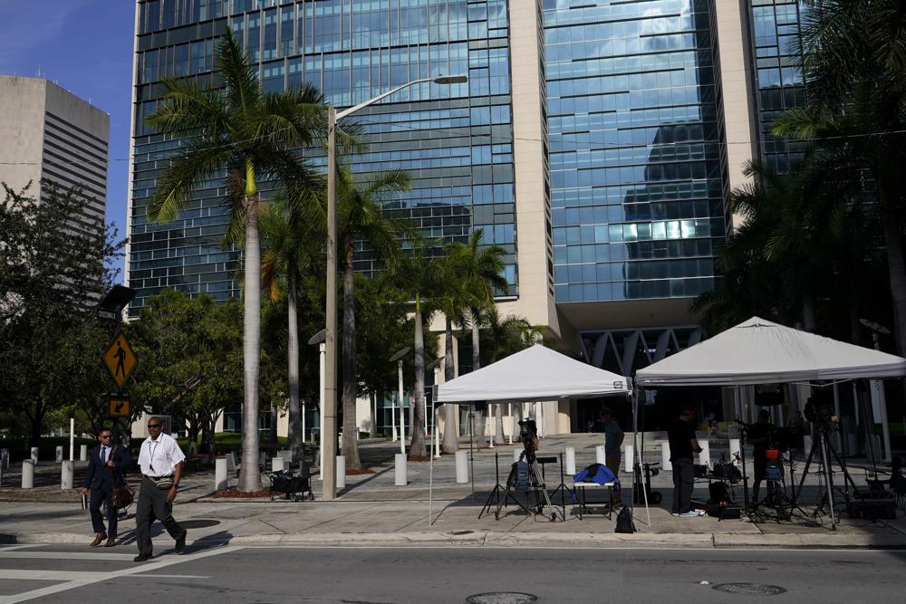 News media are set up outside of the Wilkie D. Ferguson Jr. US Courthouse where a grand jury is meeting. Photo / AP
