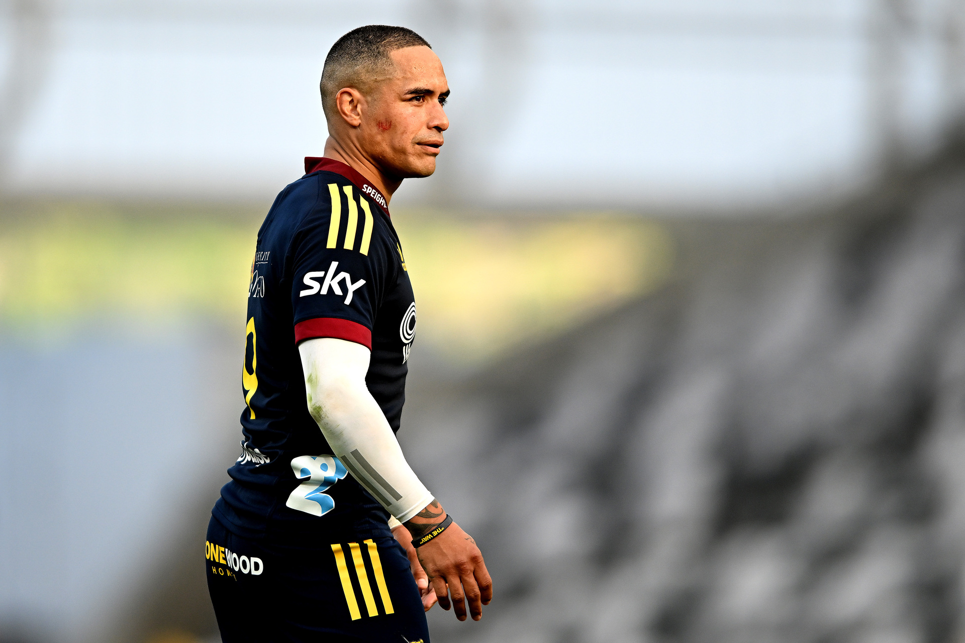 Aaron Smith of the Highlanders looks on during the Super Rugby Pacific match between the Highlanders and the Blues at Forsyth Barr Stadium in 2022 in Dunedin. Photo by Joe Allison/Getty Images