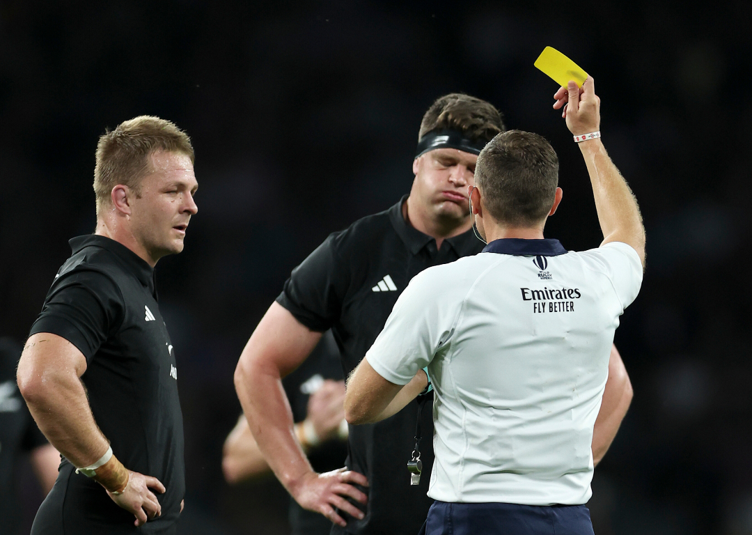 Scott Barrett is shown his second yellow card at Twickenham. Photo / Photosport