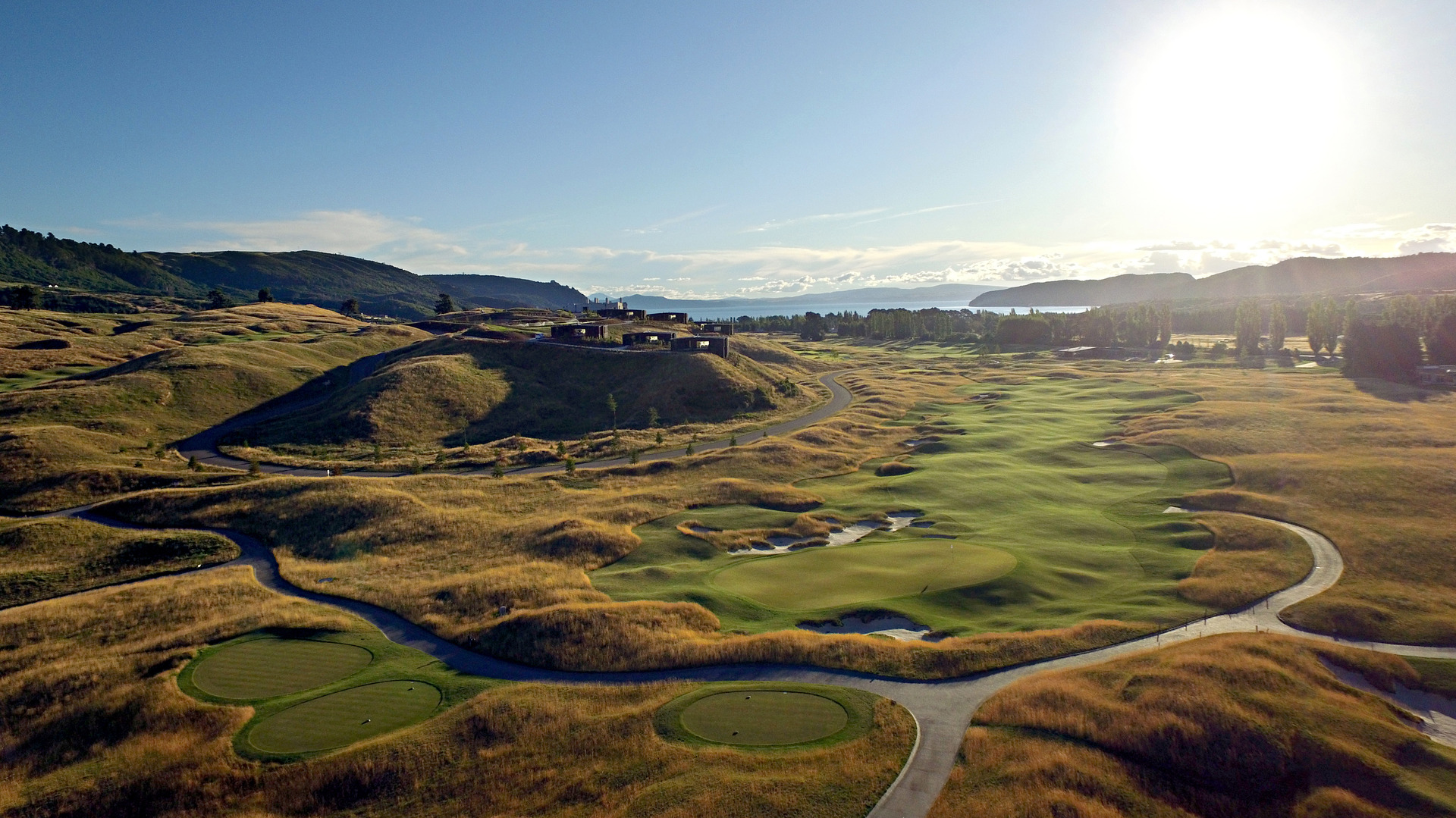The Kinloch Manor and Villas overlooks the first hole at The Kinloch Club.