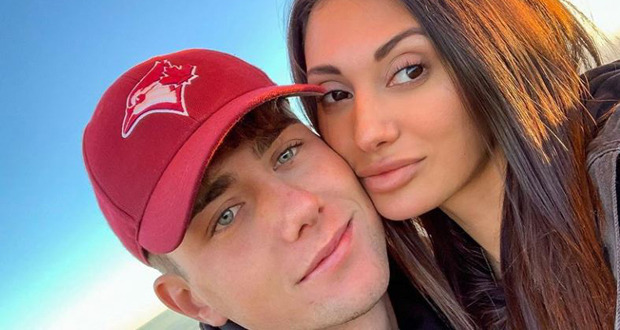 Harry Jowsey and his then-girlfriend Francesca Farago after starring in Netflix's Too Hot to Handle.  