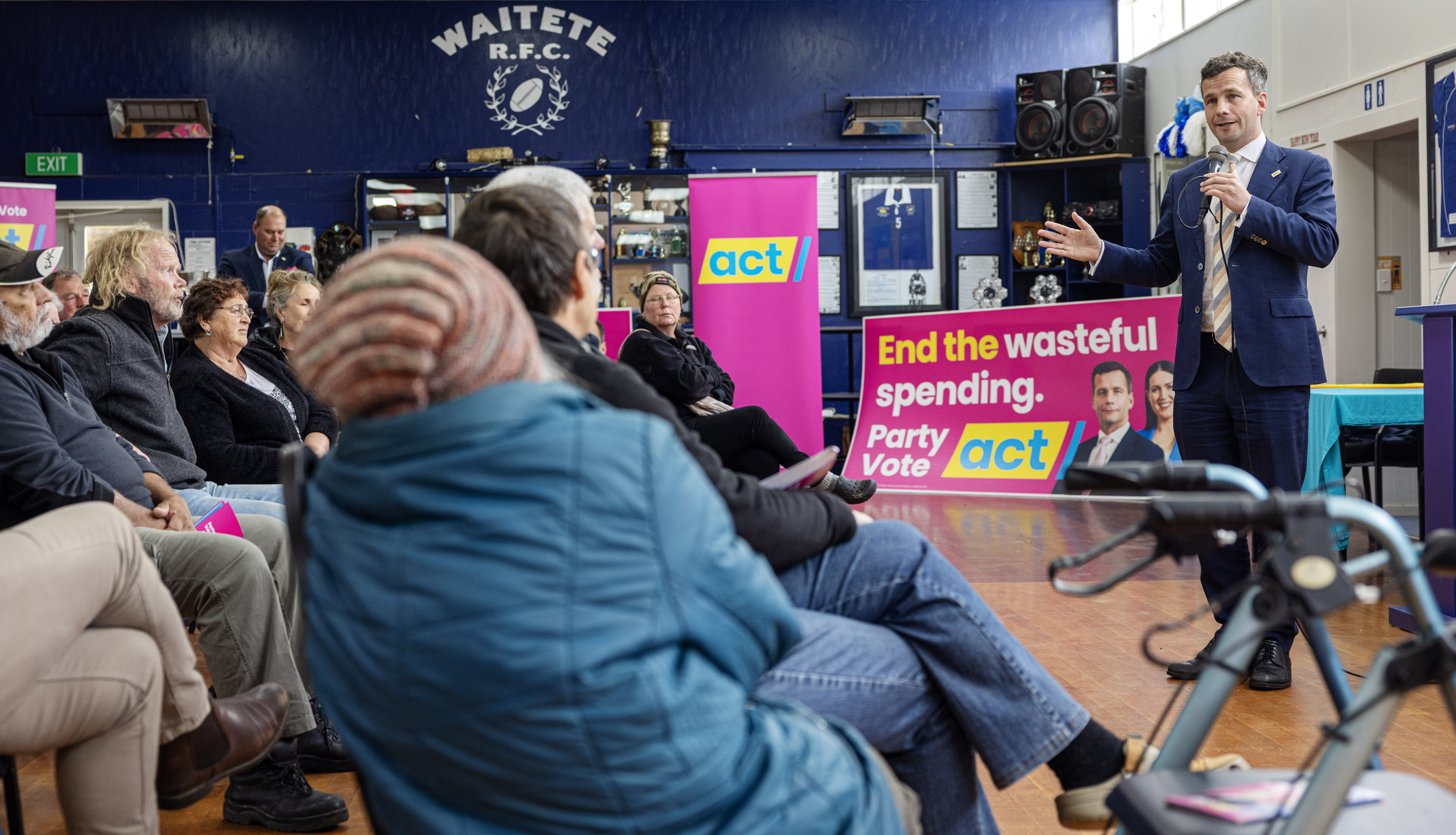 Seymour continued campaigning in Te Kūiti with a public talk held at the Waitete Rugby Club. Photo / Mike Scott