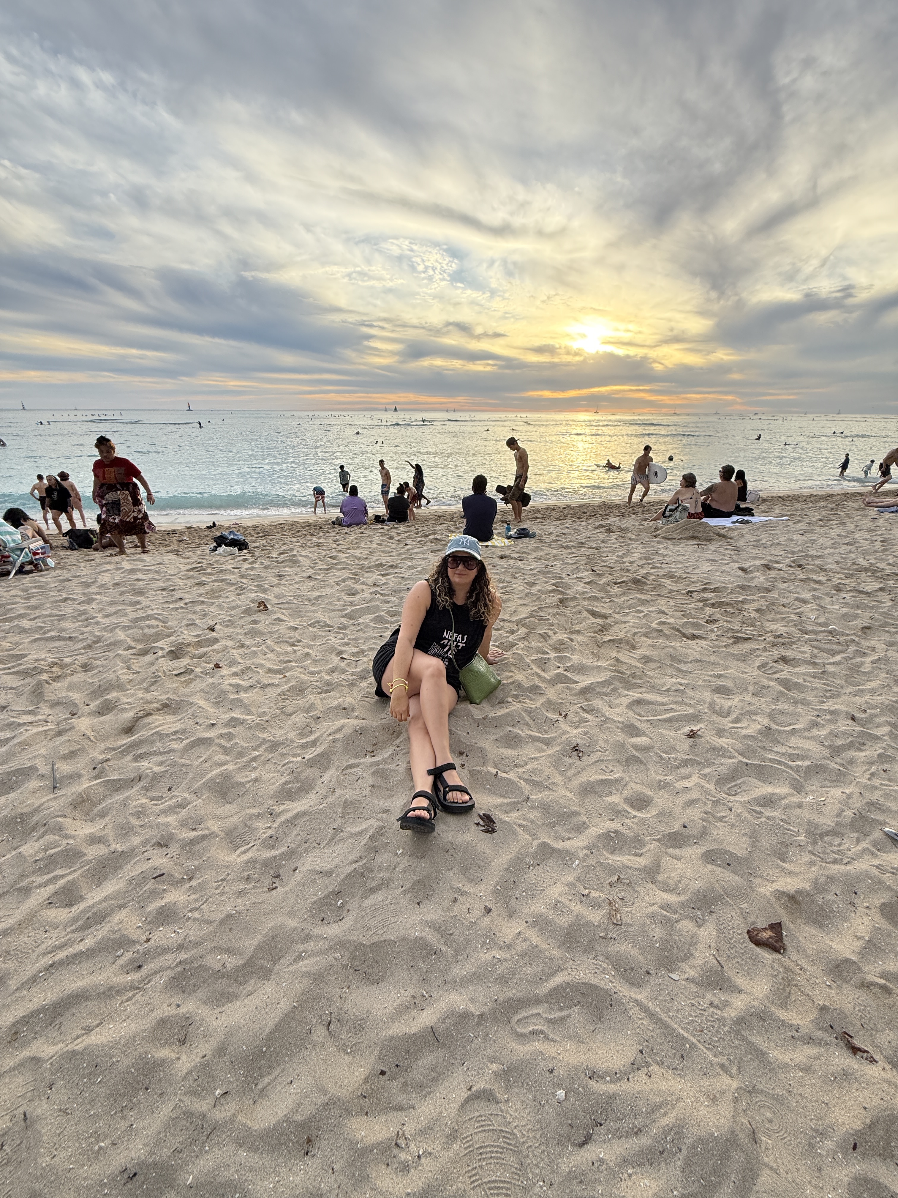 Marissa Findlay on Waikiki Beach: 