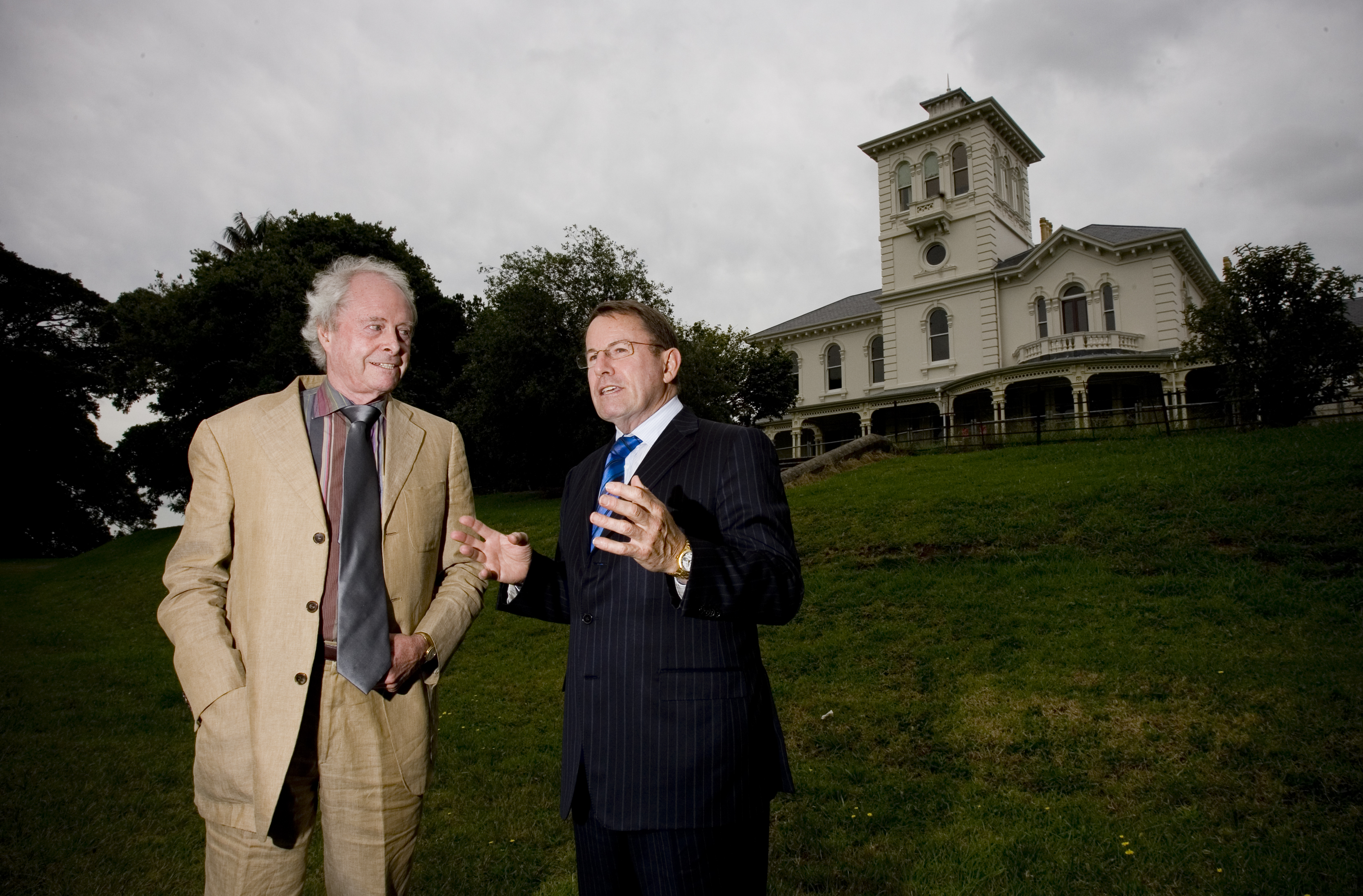 James Wallace and then Auckland Mayor John Banks at Pah Homestead in 2009. Photo / Dean Purcell