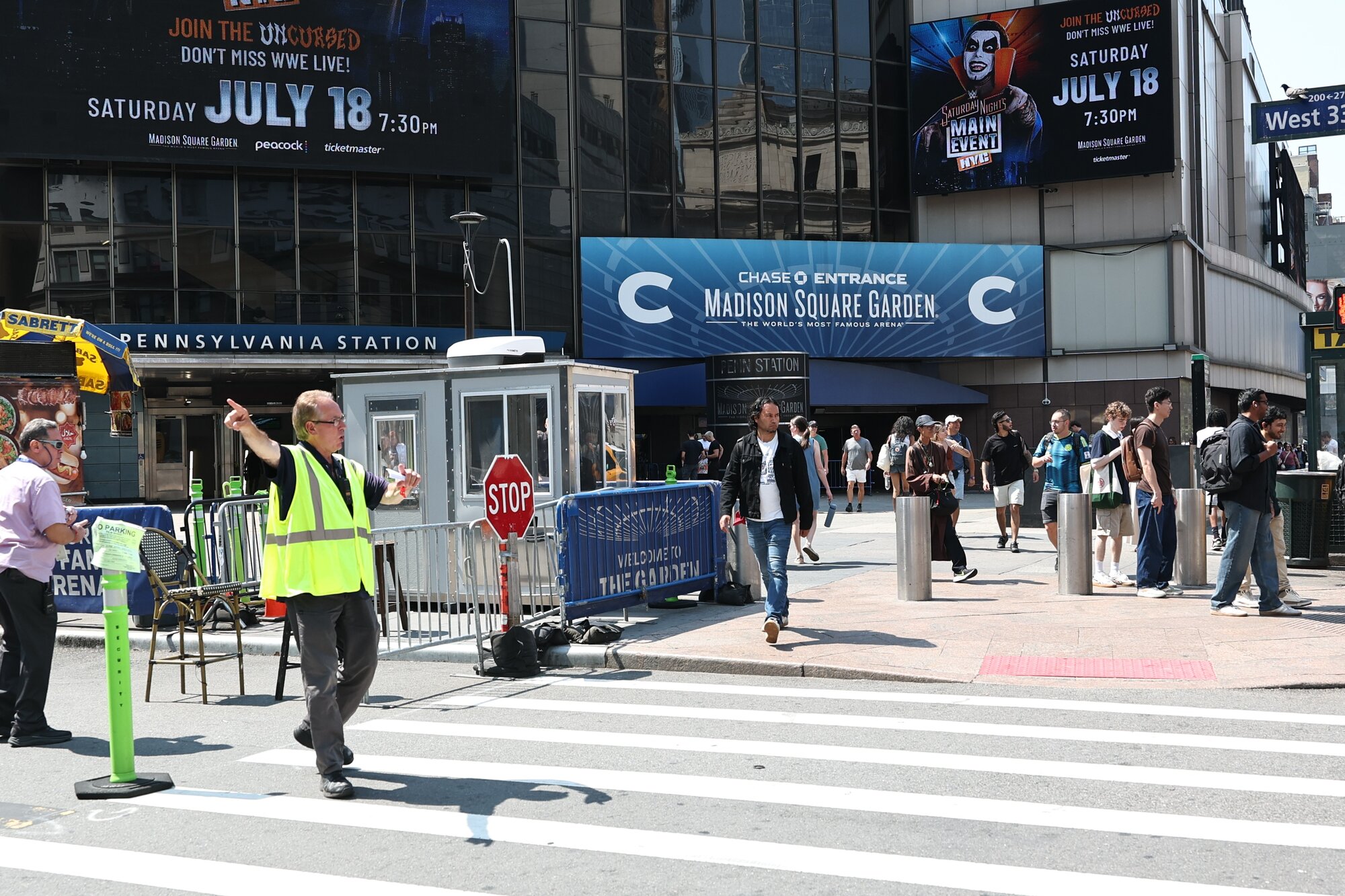 About 1000 guests attended the wedding, with streets in Midtown Manhattan closed off for the event. Photo / Getty Images
