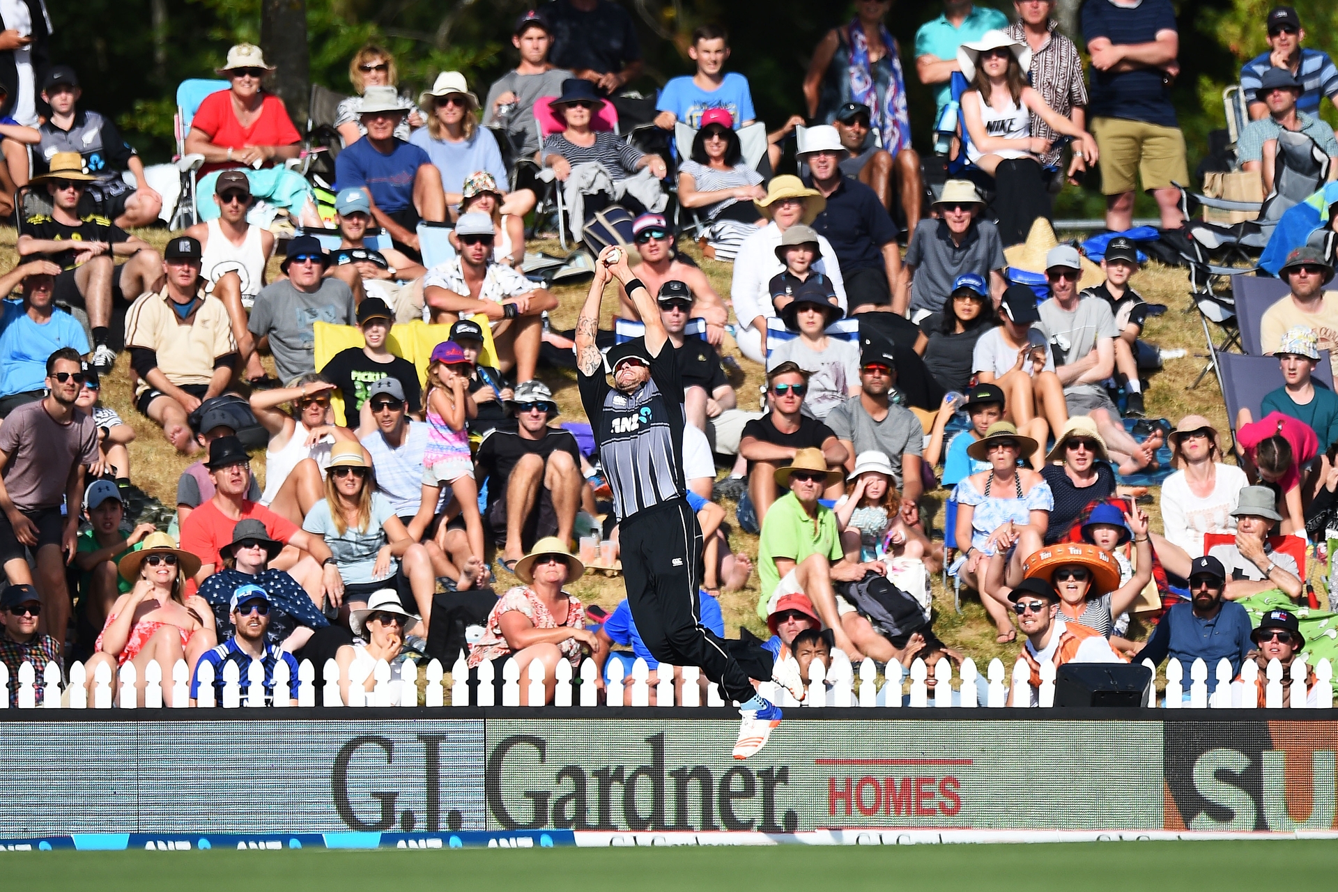 Jake Weatherald, Ben Laughlin Combine To Take The Best Catch Of