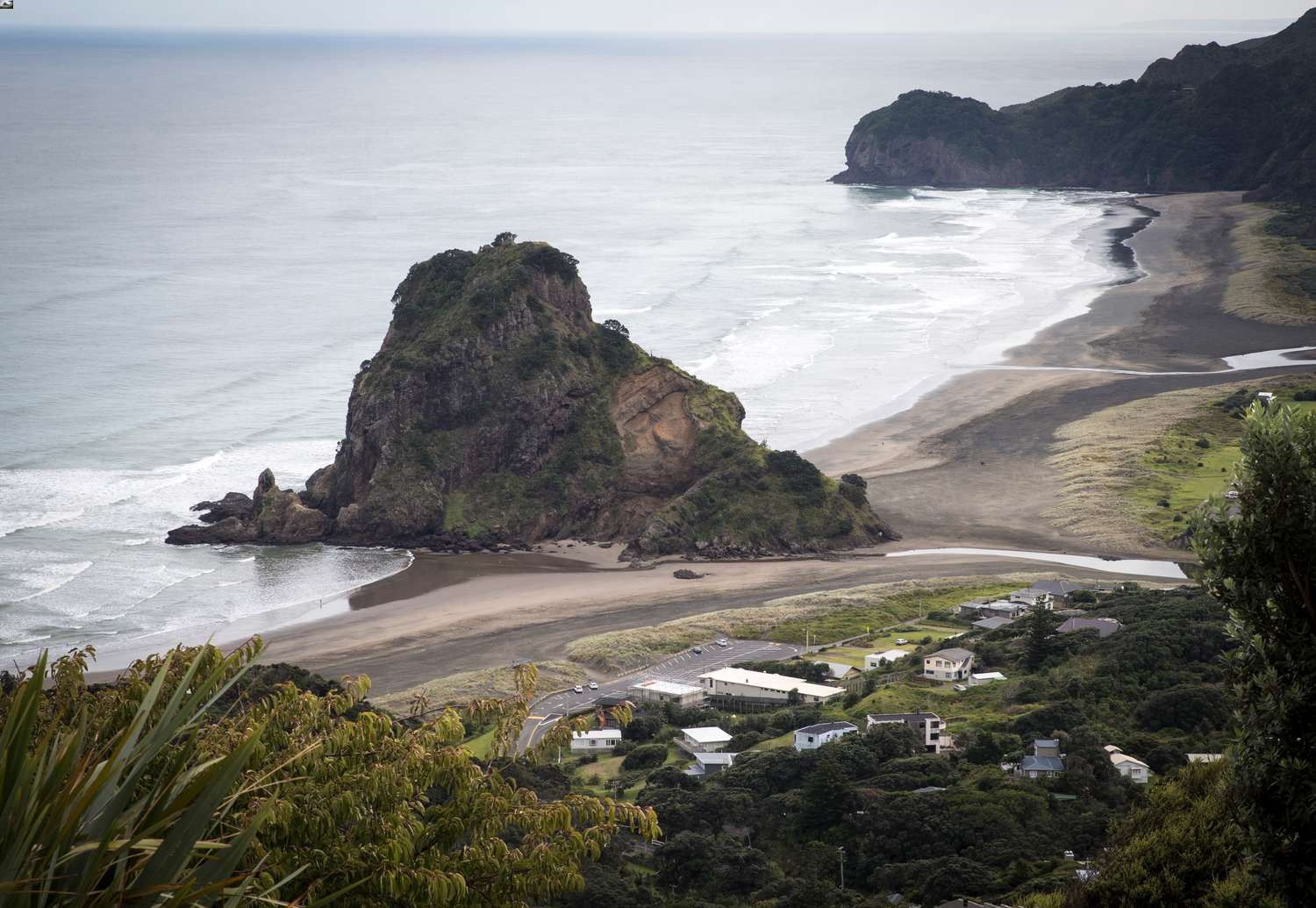 Piha Beach, Auckland, has been named the world's best beach by Big 7 travel site . Photo / Jason Oxenham