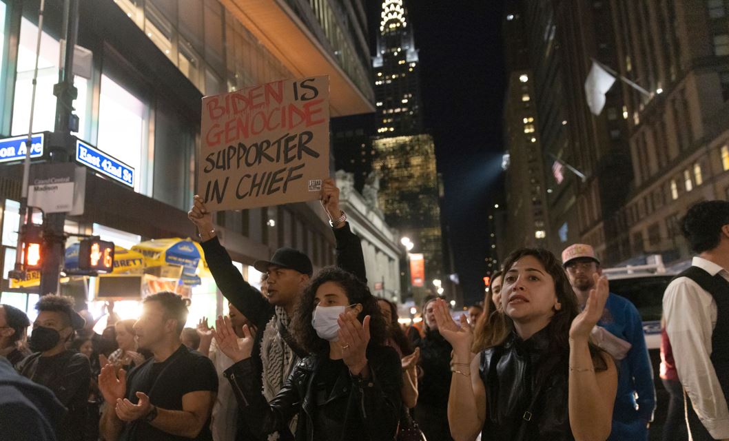 Protesters gather at Grand Central Station during a rally calling for a ceasefire between Israel and Hamas. Photo / AP