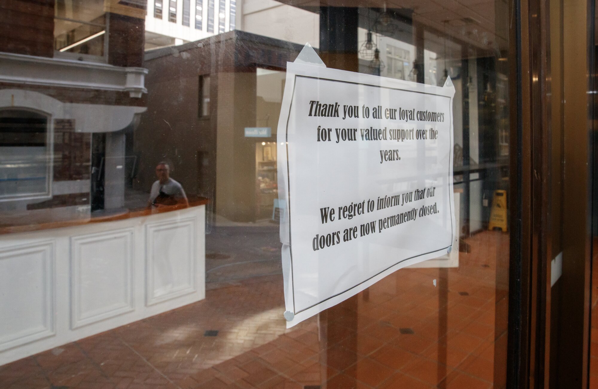 A sign on Pandoro's closed door thanked loyal customers. Photo / Mark Mitchell










