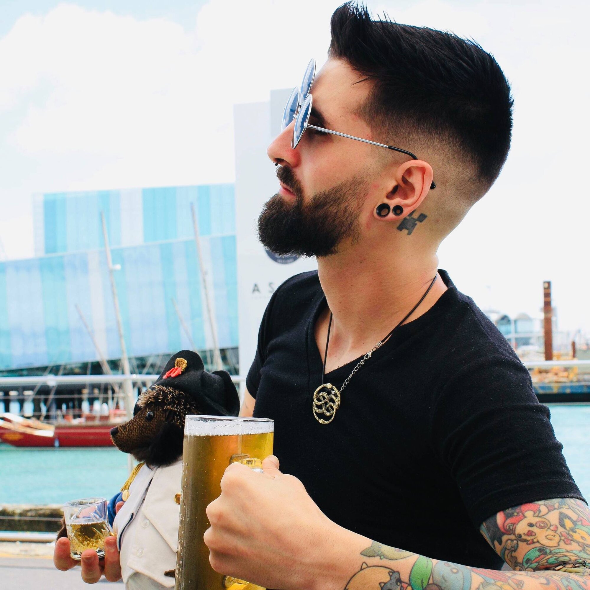 Trent Brosnahan, bartender at Mo's Bar in central Auckland.