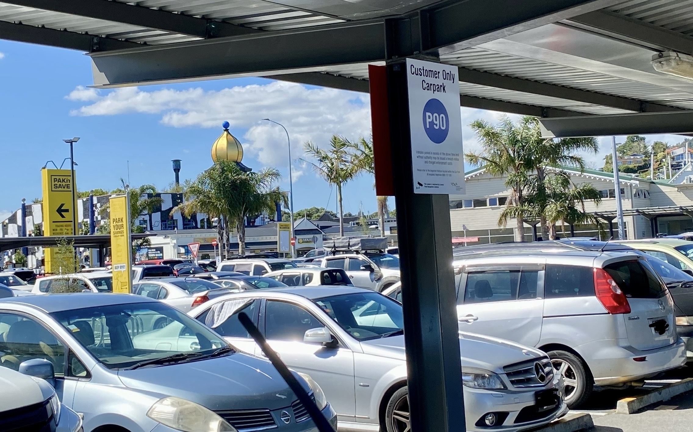 During September, Pak'nSave's Whangārei store began enforcing a new 90-minute, customers only, policy. Photo / Sarah Curtis