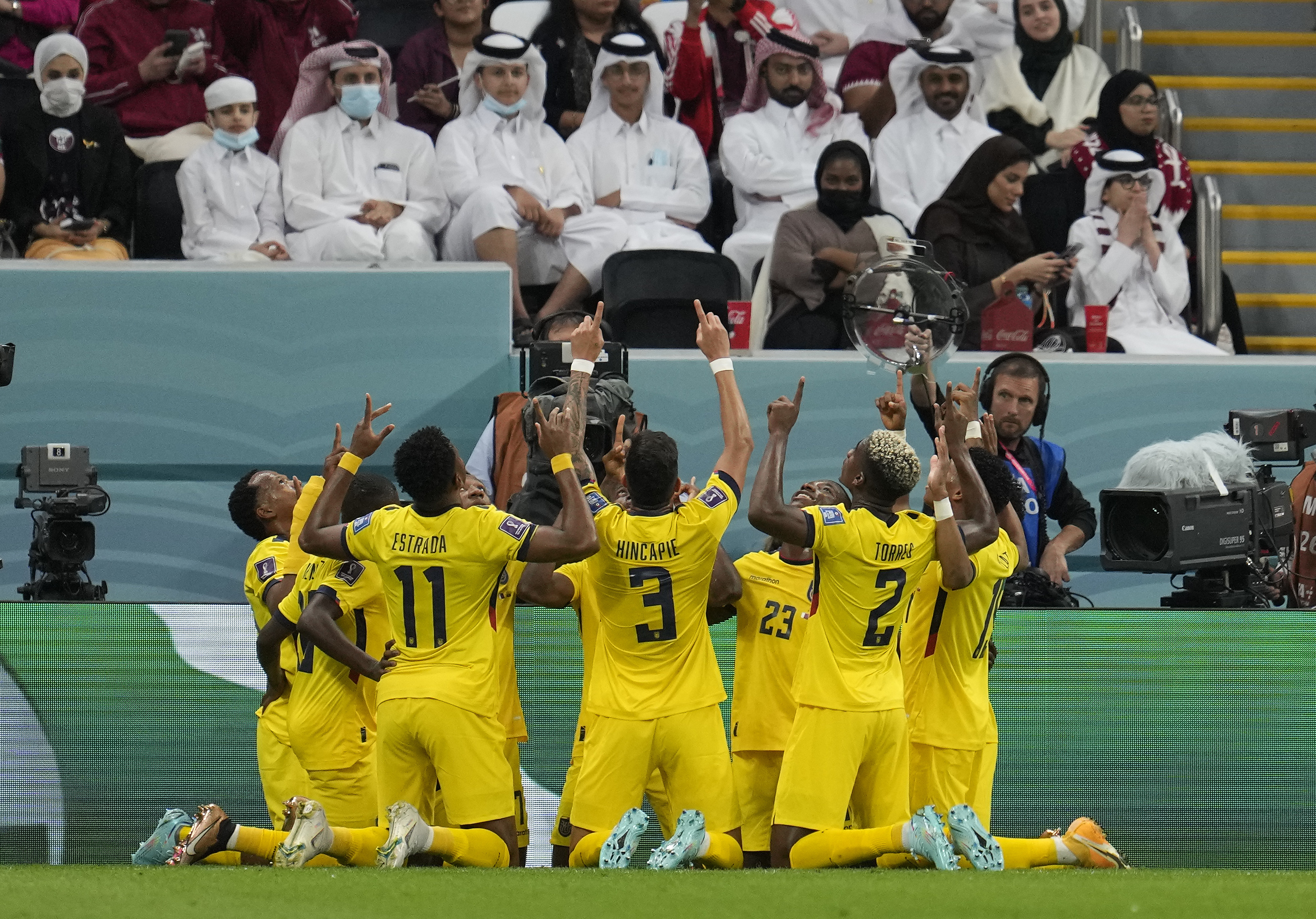 World Cup 2022: Fans clash in World Cup opener: Ecuador fan's controversial  gesture enrages Qataris, but peace was found