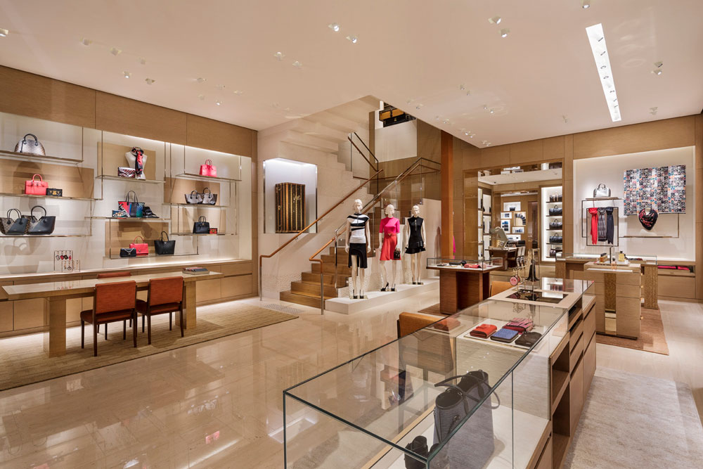 Tổng hợp với hơn 52 về inside louis vuitton store mới nhất - Giày cao ...