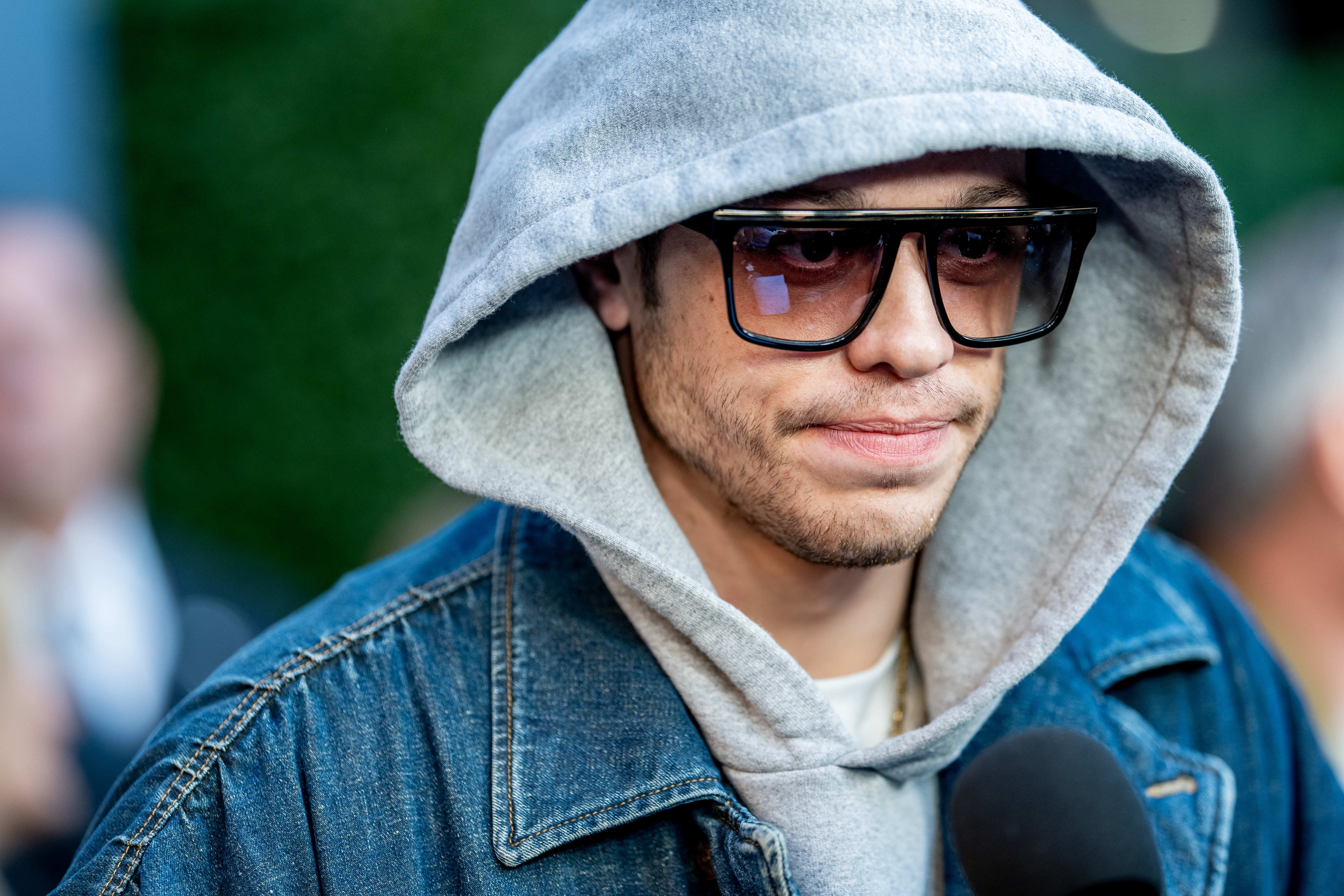 Pete Davidson has reportedly caused concern among his co-stars after an alleged confrontation with a paparazzo. Photo / Getty Images