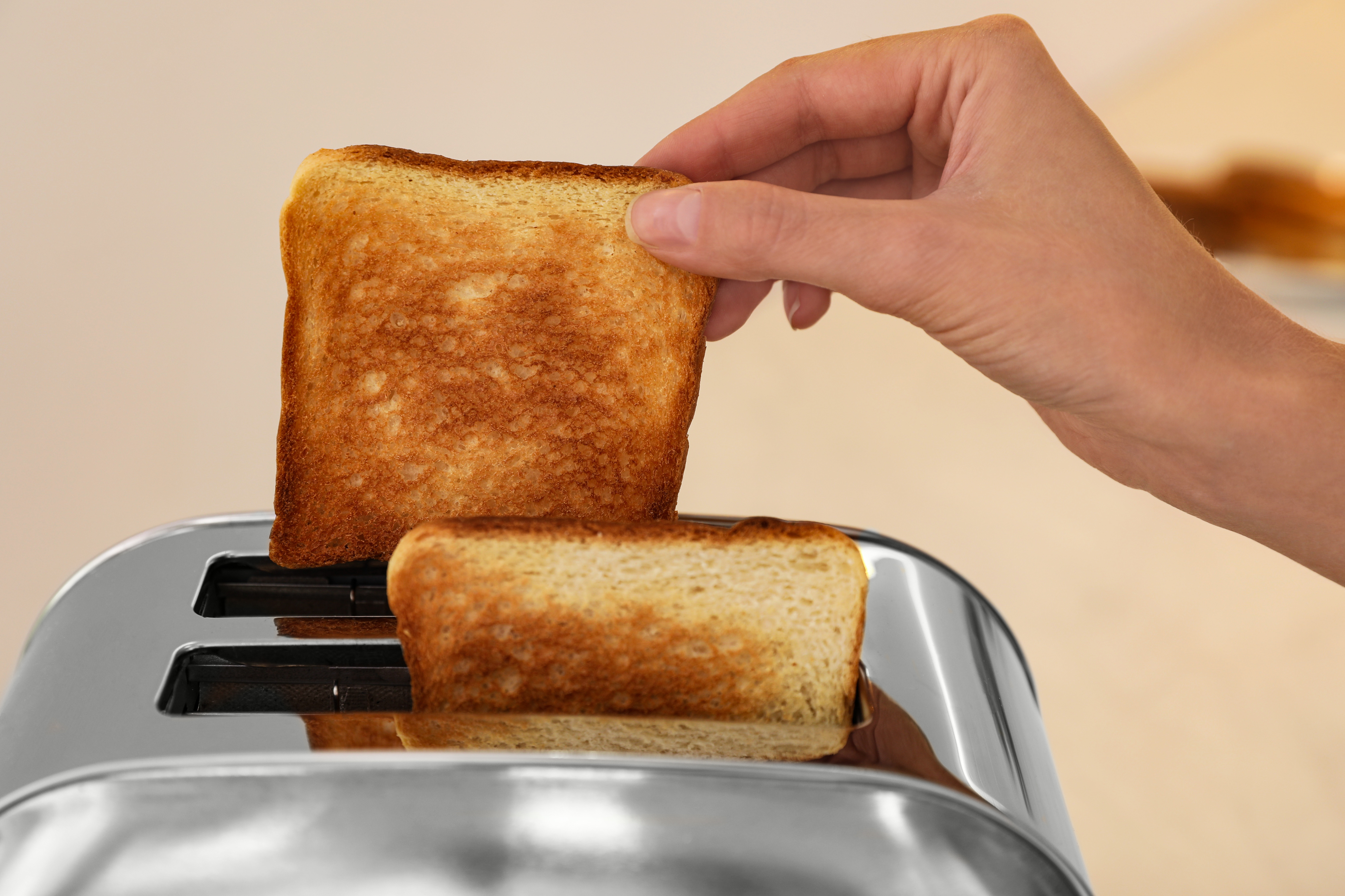 Health NZ says toast with spreads will now be offered to women 'as part of the range of meals'. Photo / 123rf