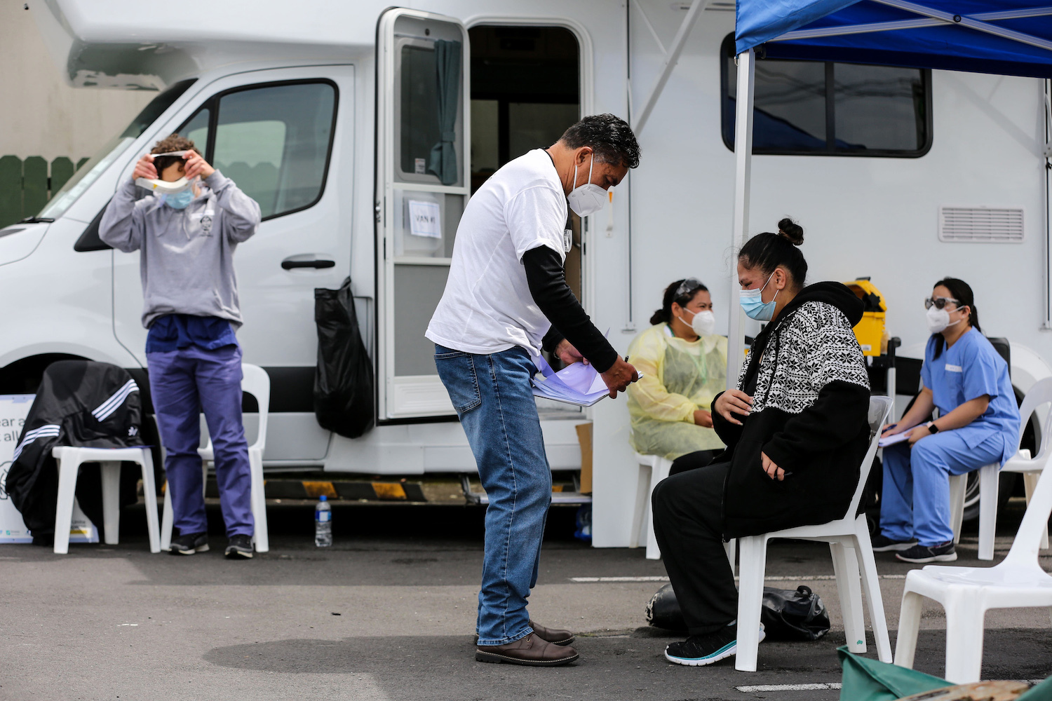 Te Whanau O Waipareira pop-up vaccination clinic at Larnoch shops, Swanson Rd, West Auckland. Photo / Sylvie Whinray