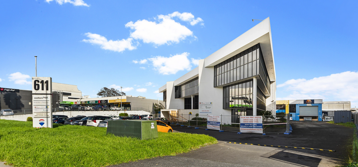 609-611 Great South Rd in Manukau - as pictured in it Ray White real estate listing - was put on sale by receivers in the middle of 2025, it had been owned by a trust controlled by Davinder Rahal, a Queens Service Medal recipient and South Auckland businessman. 