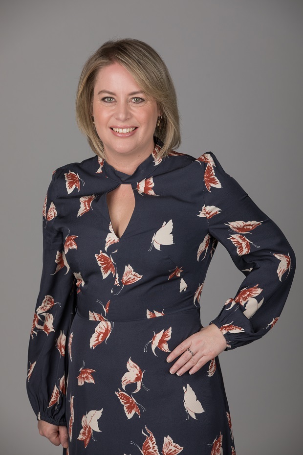 Former TVNZ business correspondent Katie Bradford is returning to journalism.
