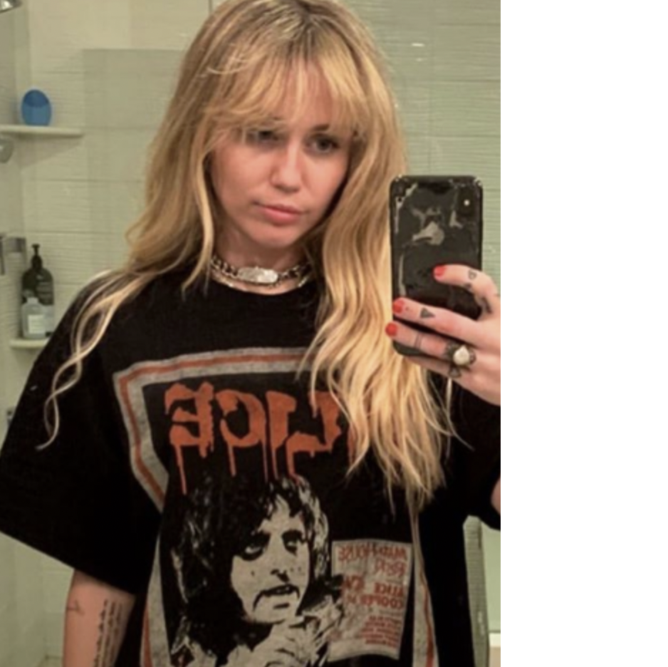 The star caused a stir in 2019 when she cut her hair into a similar style of her former Disney character, Hannah Montana. Photo / Instagram
