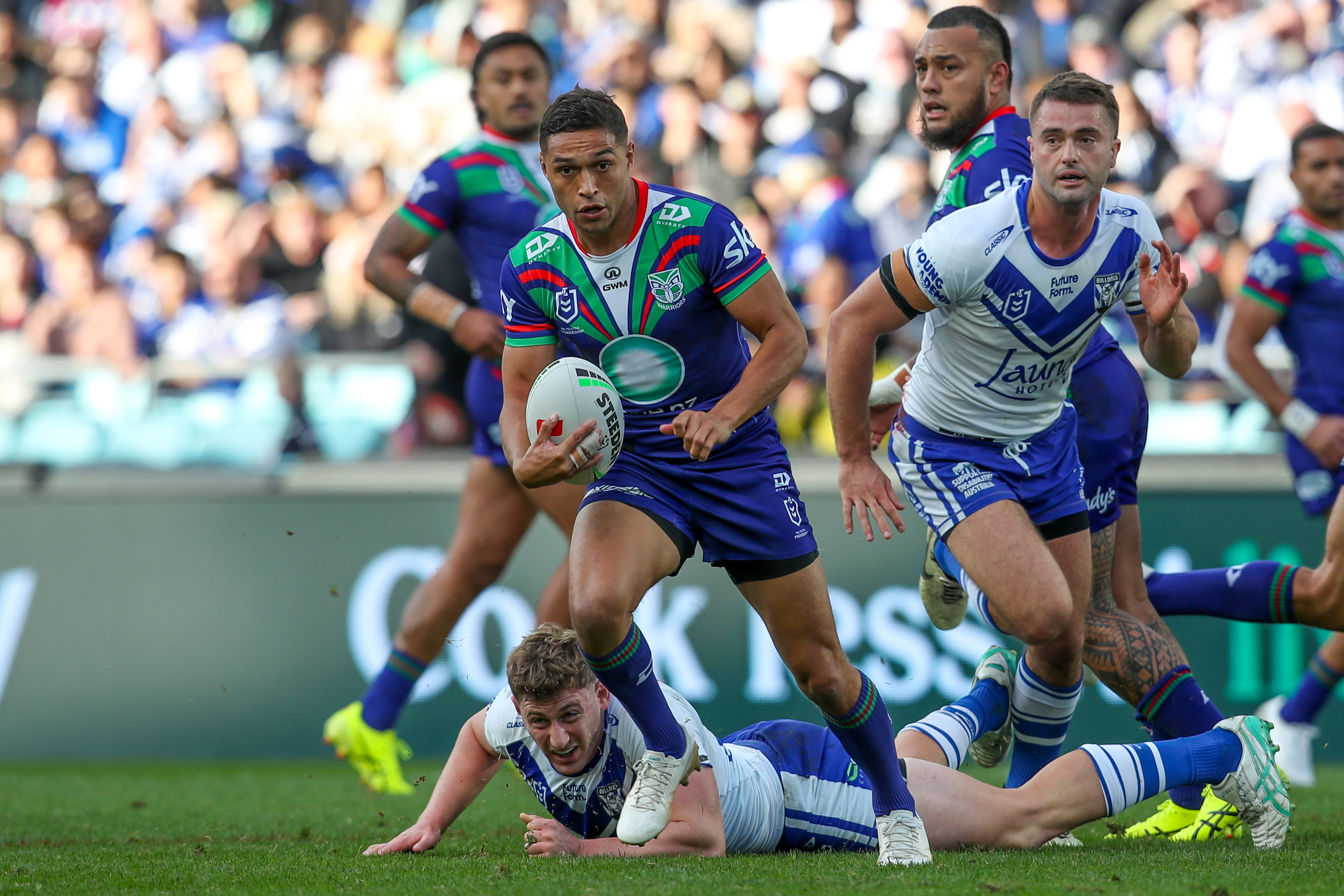 Te Maire Martin of the Warriors in possession against the Bulldogs. Photo / Photosport