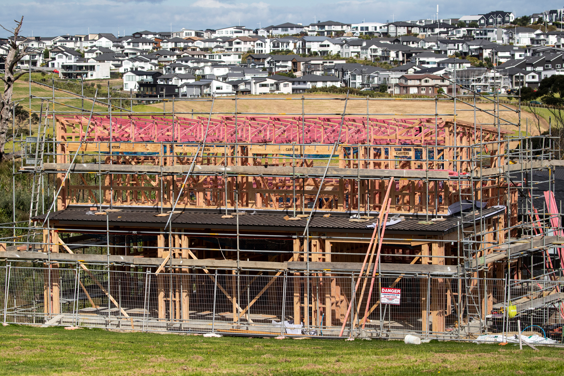 New residential construction in Auckland. Photo / Jason Oxenham