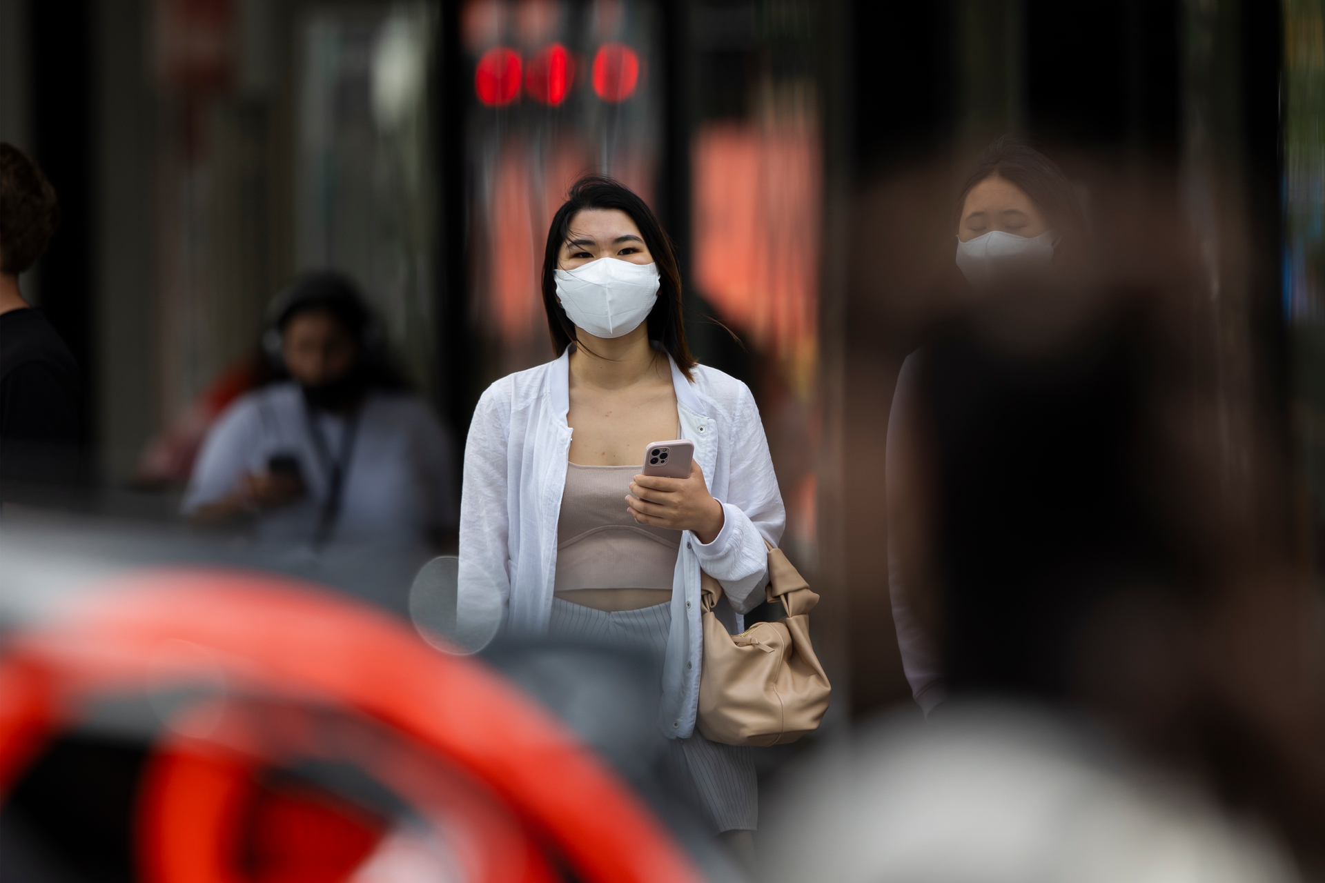 A Covid-19 modeller is urging eligible Kiwis to get boosted if they haven't been, amid the growing probability New Zealand could see another coronavirus wave before Christmas. Photo / Brett Phibbs