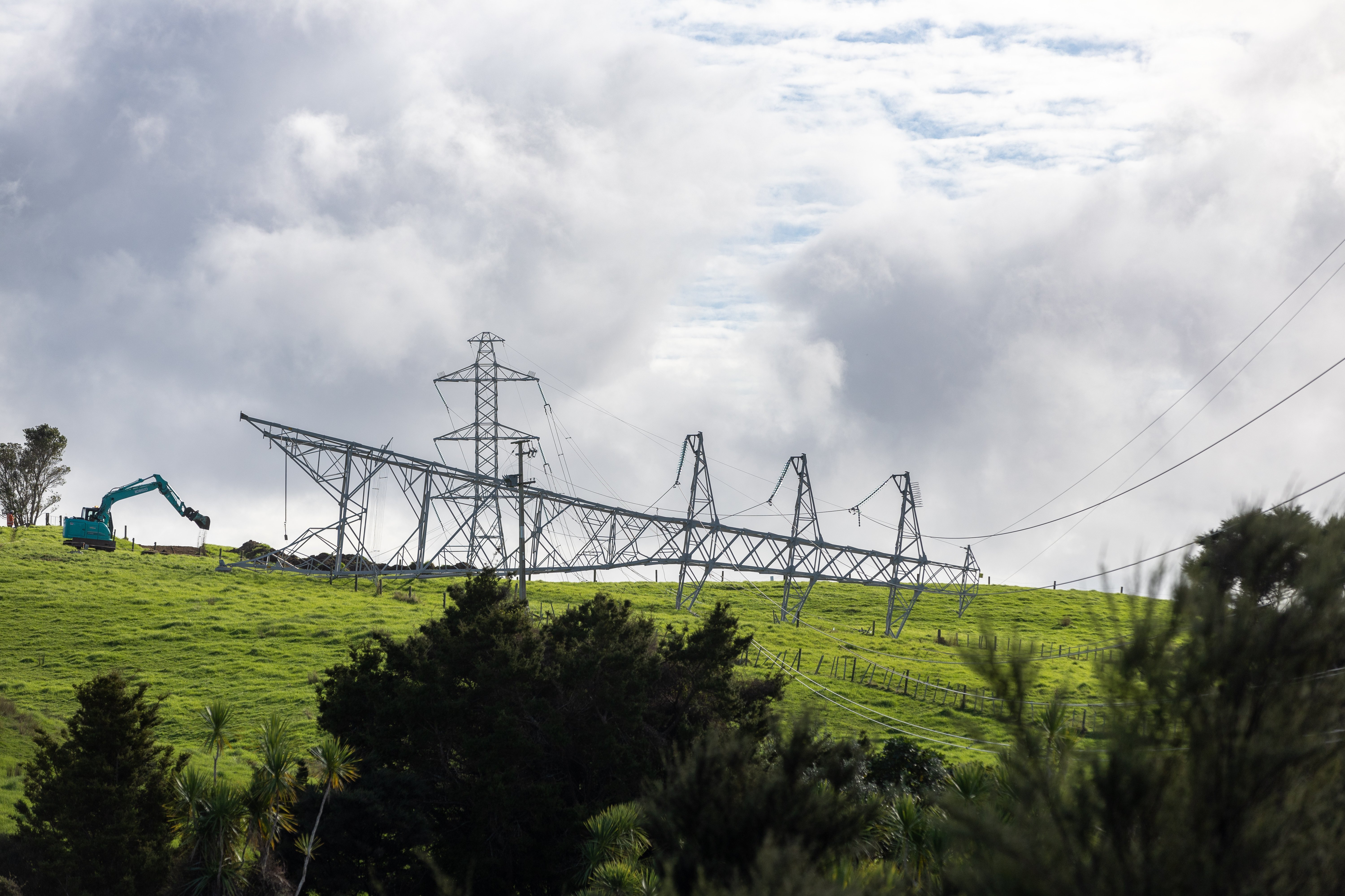 The pylon that toppled over when too many nuts were removed during maintenance work, cutting power to thousands of Northlanders.