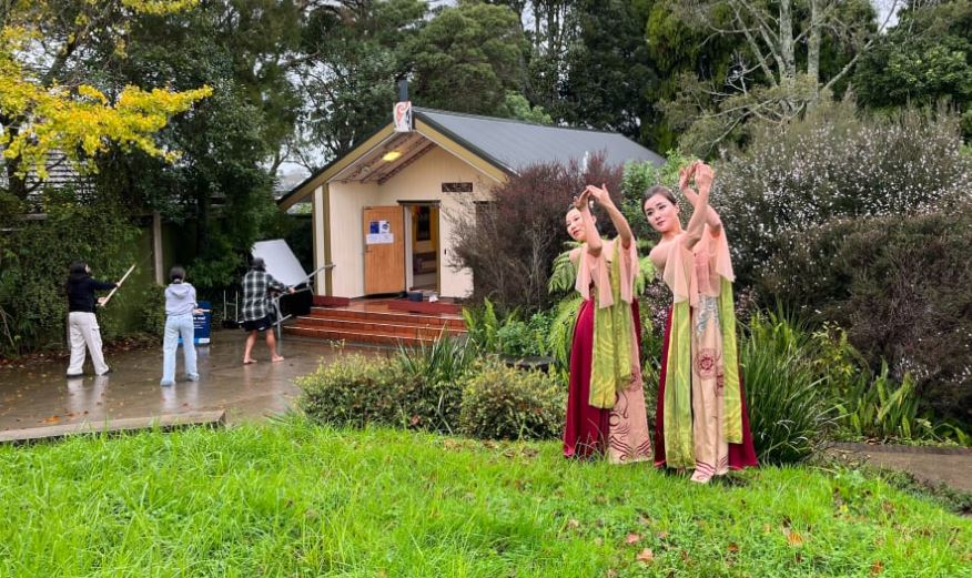 Visitors dressed in traditional clothing worn by Han Chinese attend a Matariki festival in Auckland's Howick neighborhood. Photo / RNZ / Duoya Lu