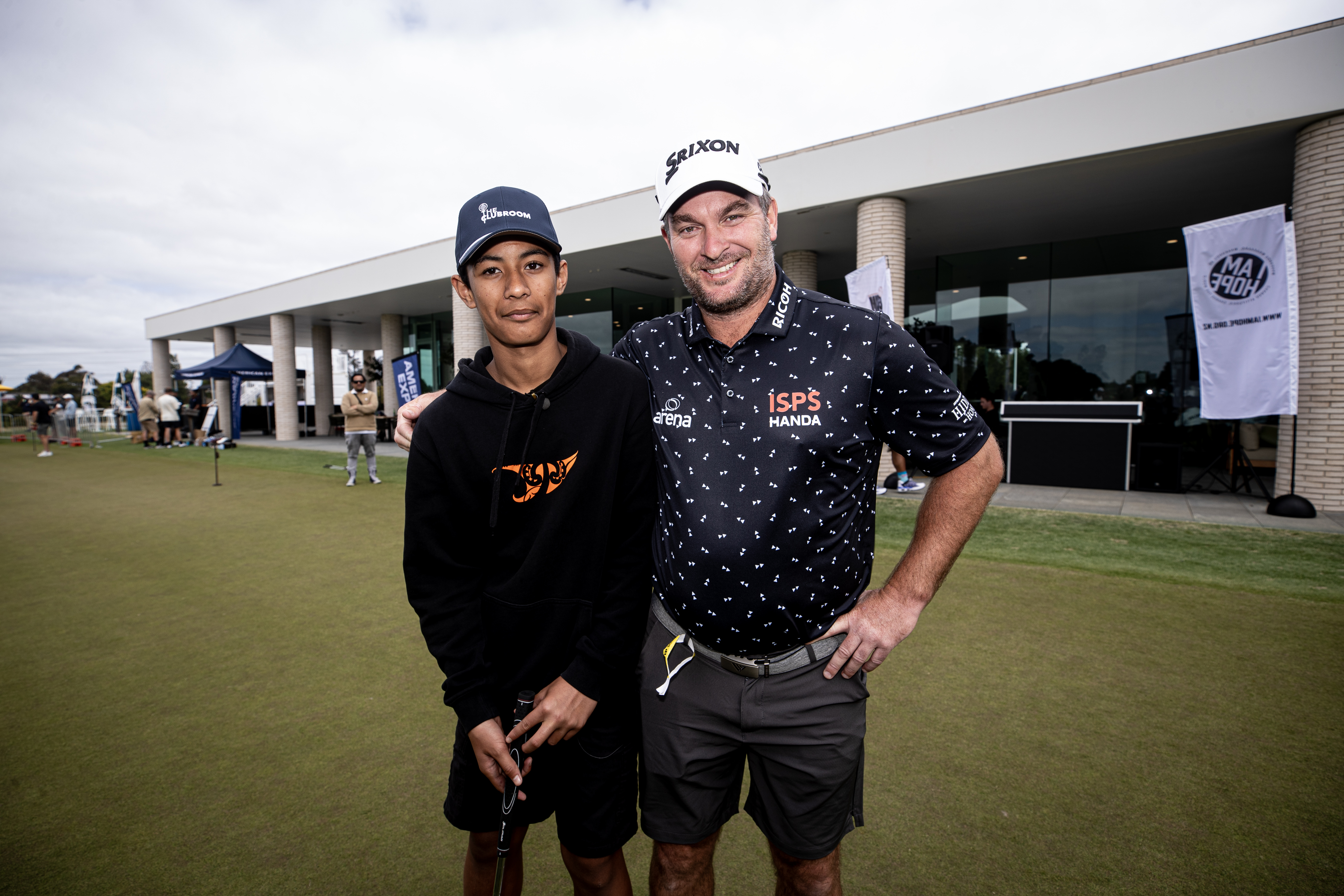 Bayleigh Teepa-Tarau meets Ryan Fox before caddying at the 2023 Chasing the Fox event. Photo / Dean Purcell