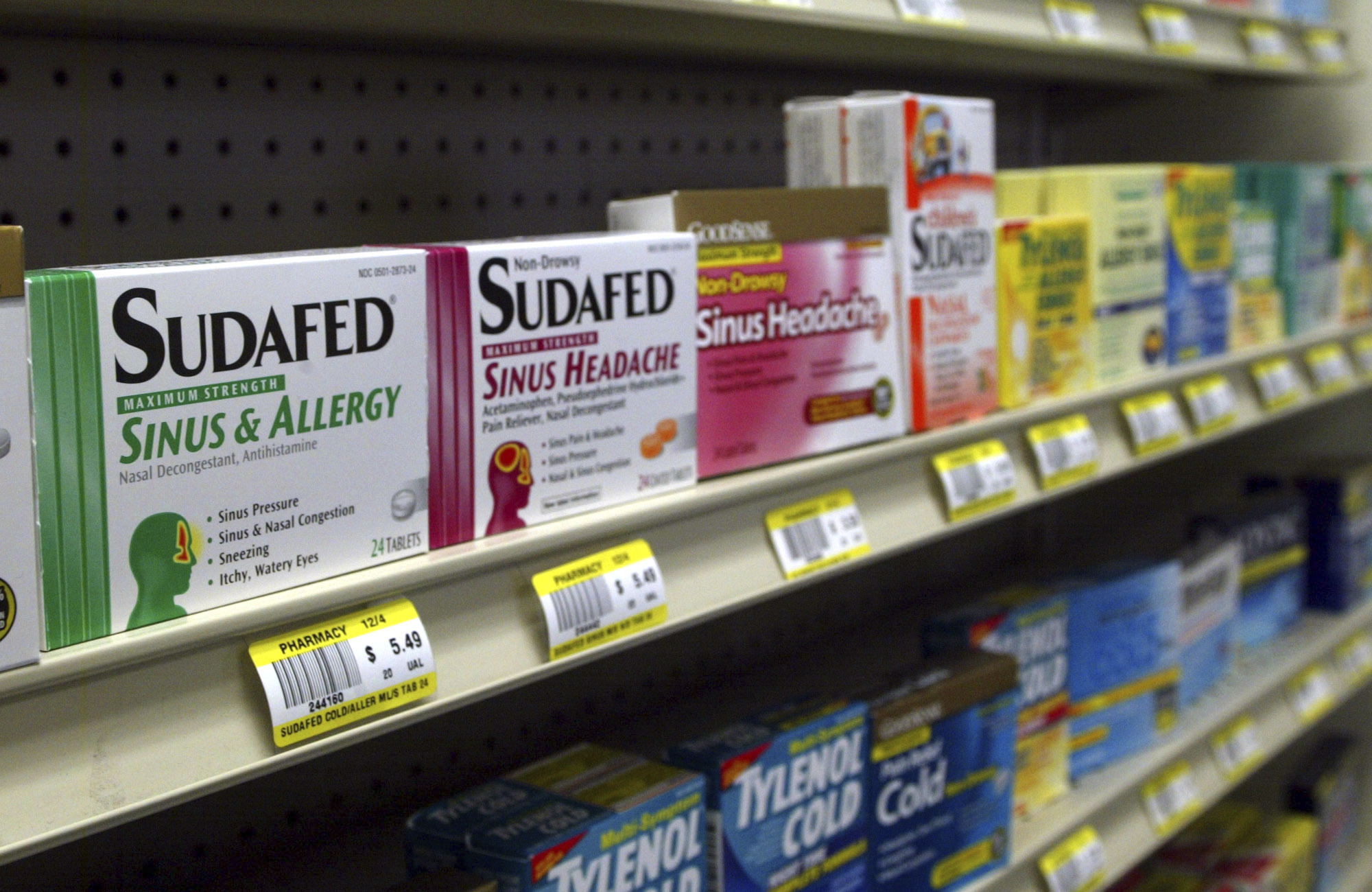 The leading decongestant used by millions of Americans looking for relief from a stuffy nose is likely no better than a dummy pill, according to government experts. Photo / AP