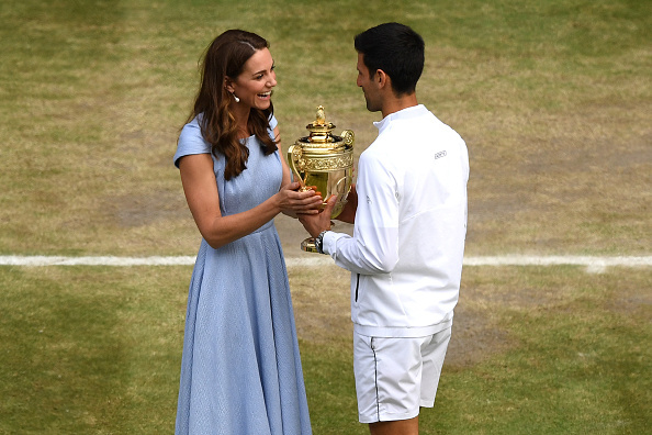 Kate Middleton hands over the prize to Novak Djokovic. Photo / Getty Images