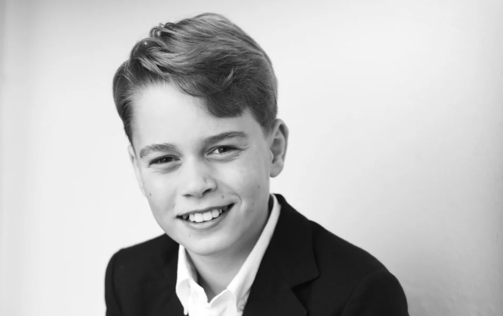 Kensington Palace released a new photograph of the future king, Prince George, to mark his 11th birthday.
