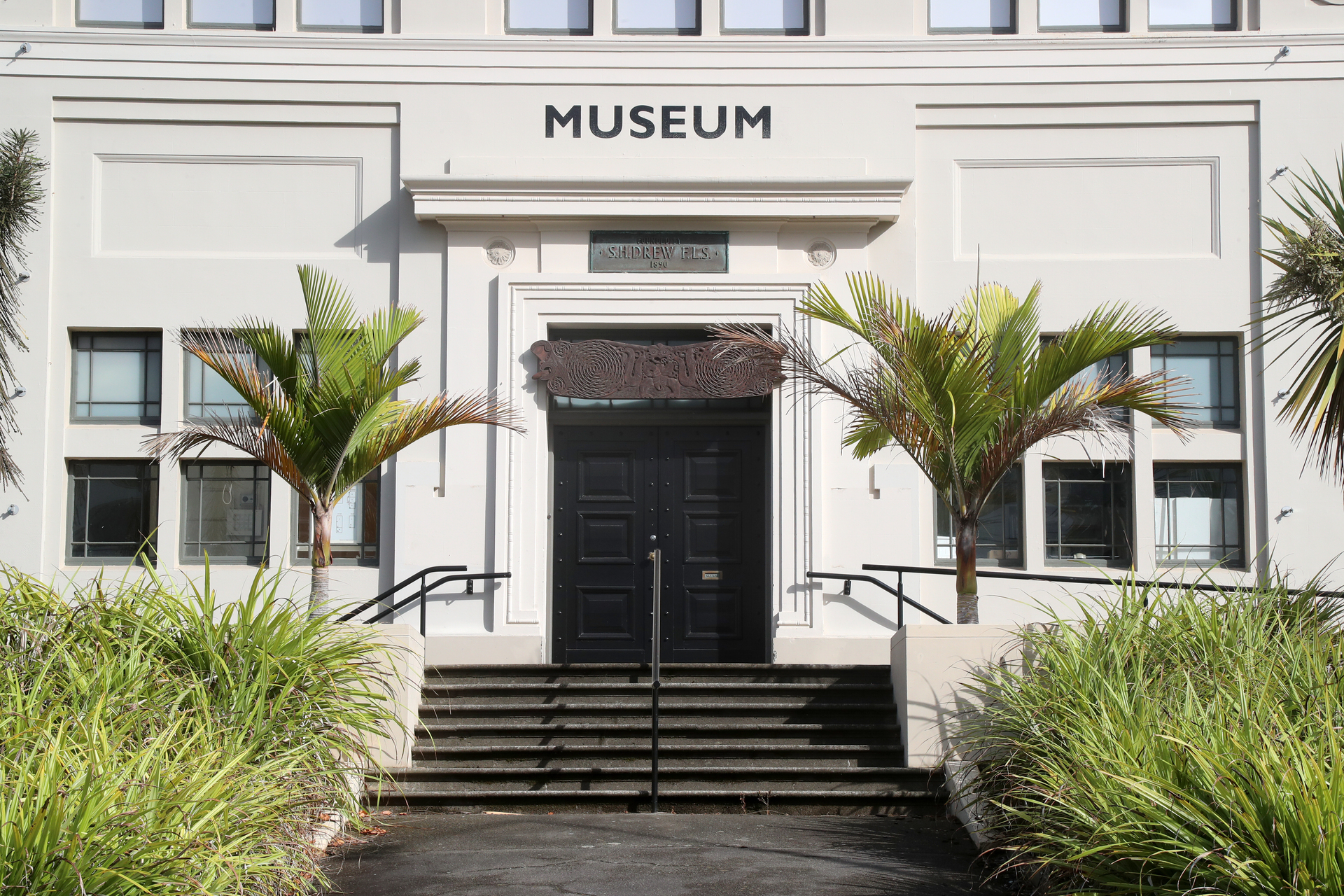 Museum Notebook: Pearly whites - dental history in Whanganui - NZ Herald