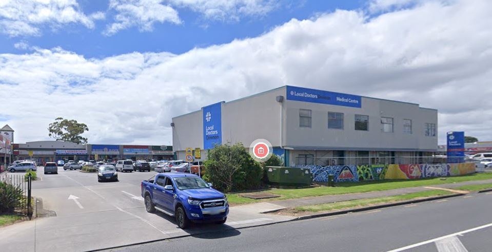 The Chatters Laundromat, at a shopping complex on Dawson Rd, Clover Park, was visited twice by a person with Covid on Tuesday morning. Image / Google 