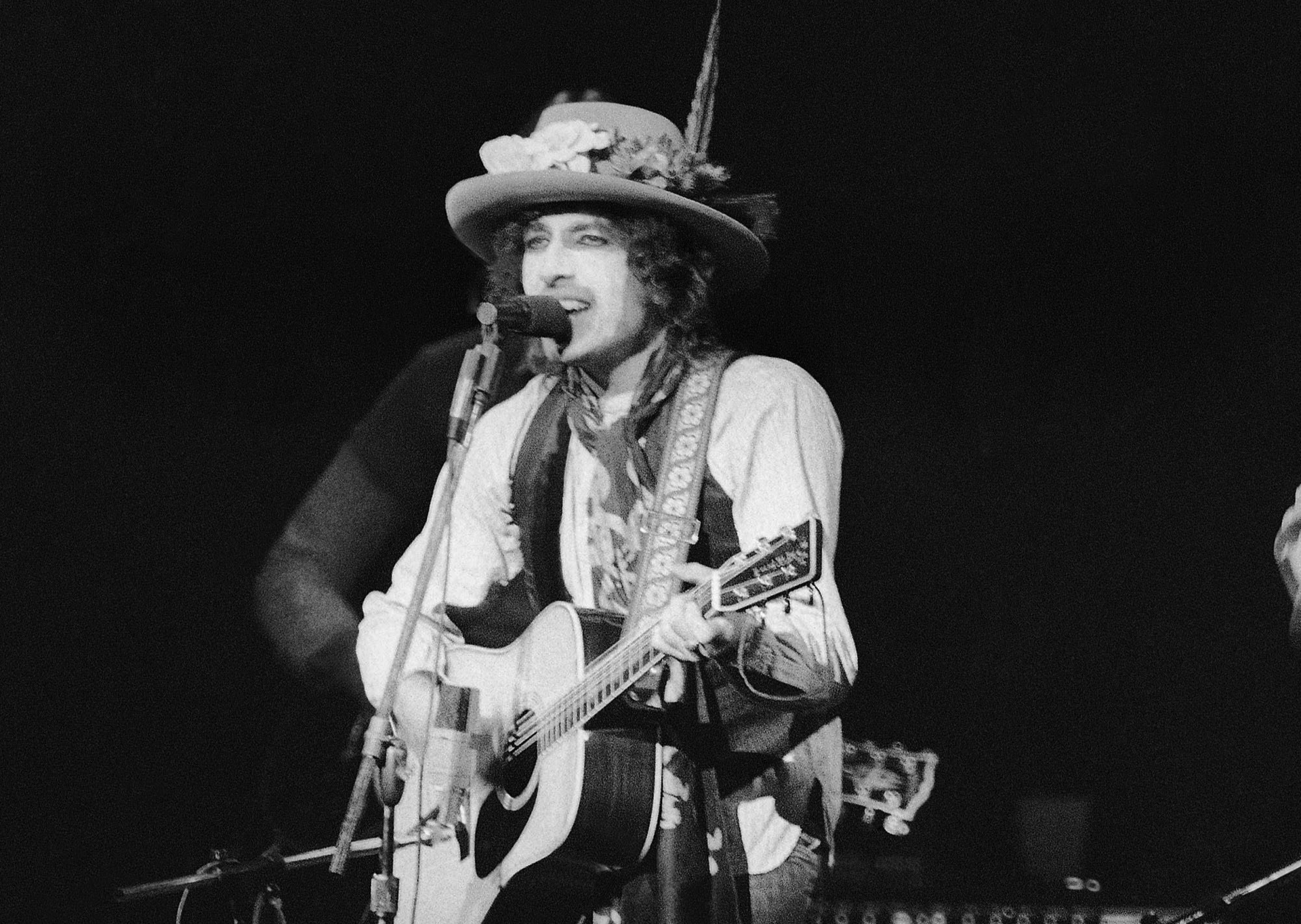 Bob Dylan performs before a sold-out crowd in New York's Madison Square Garden in 1975 with the Rolling Thunder Revue. Photo / AP, File
