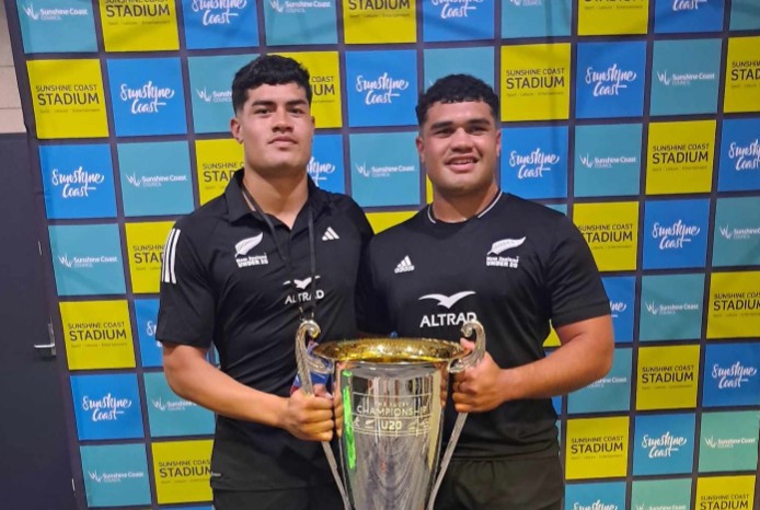 Mosese Bason and Vernon Bason. Photon / Feilding High School